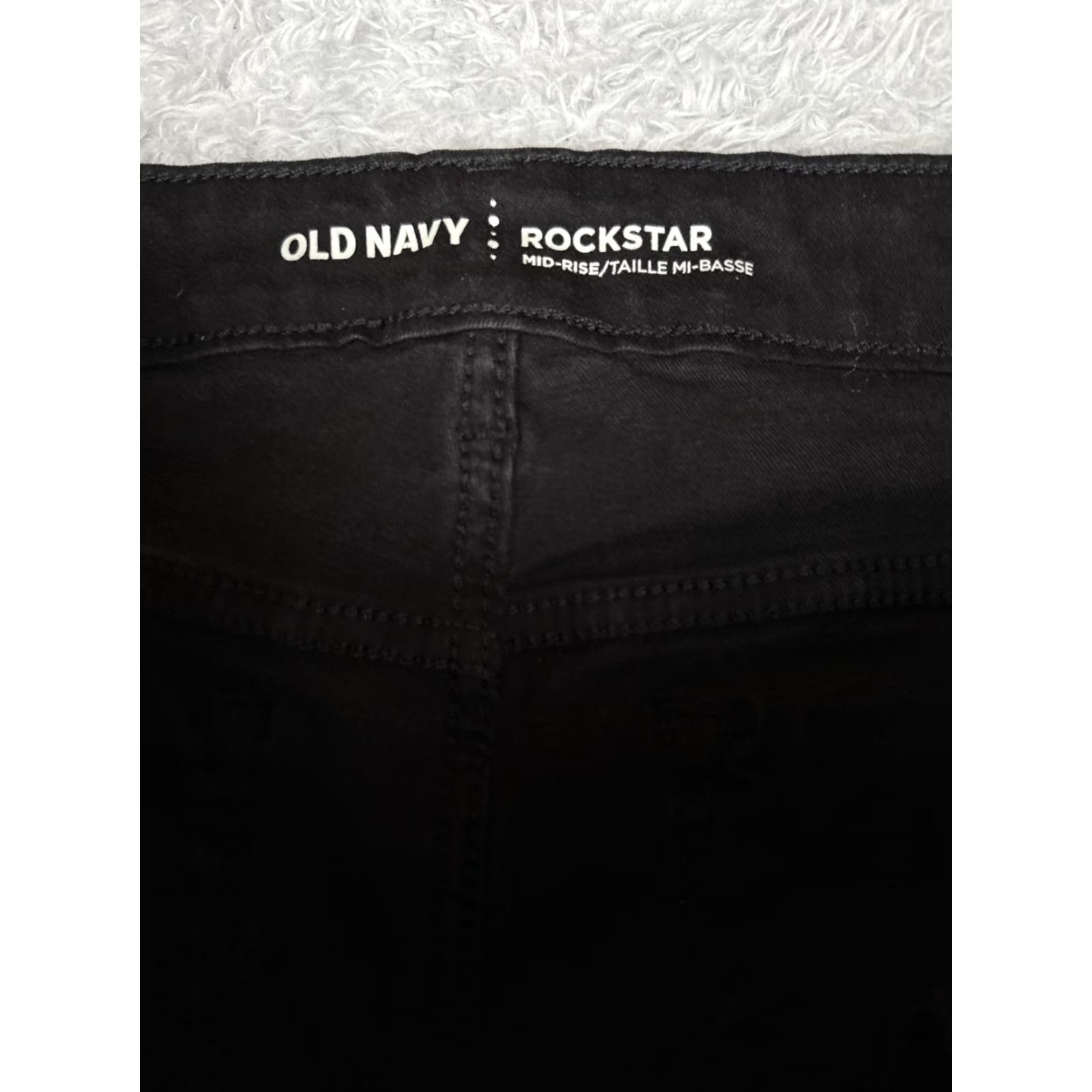 Old Navy Old Navy Jeans Womens 14 Regular Black Rockstar Mid Rise Skinny Stretch Denim Shirt? Size 36" / US 14 / IT 50 - 6 Thumbnail