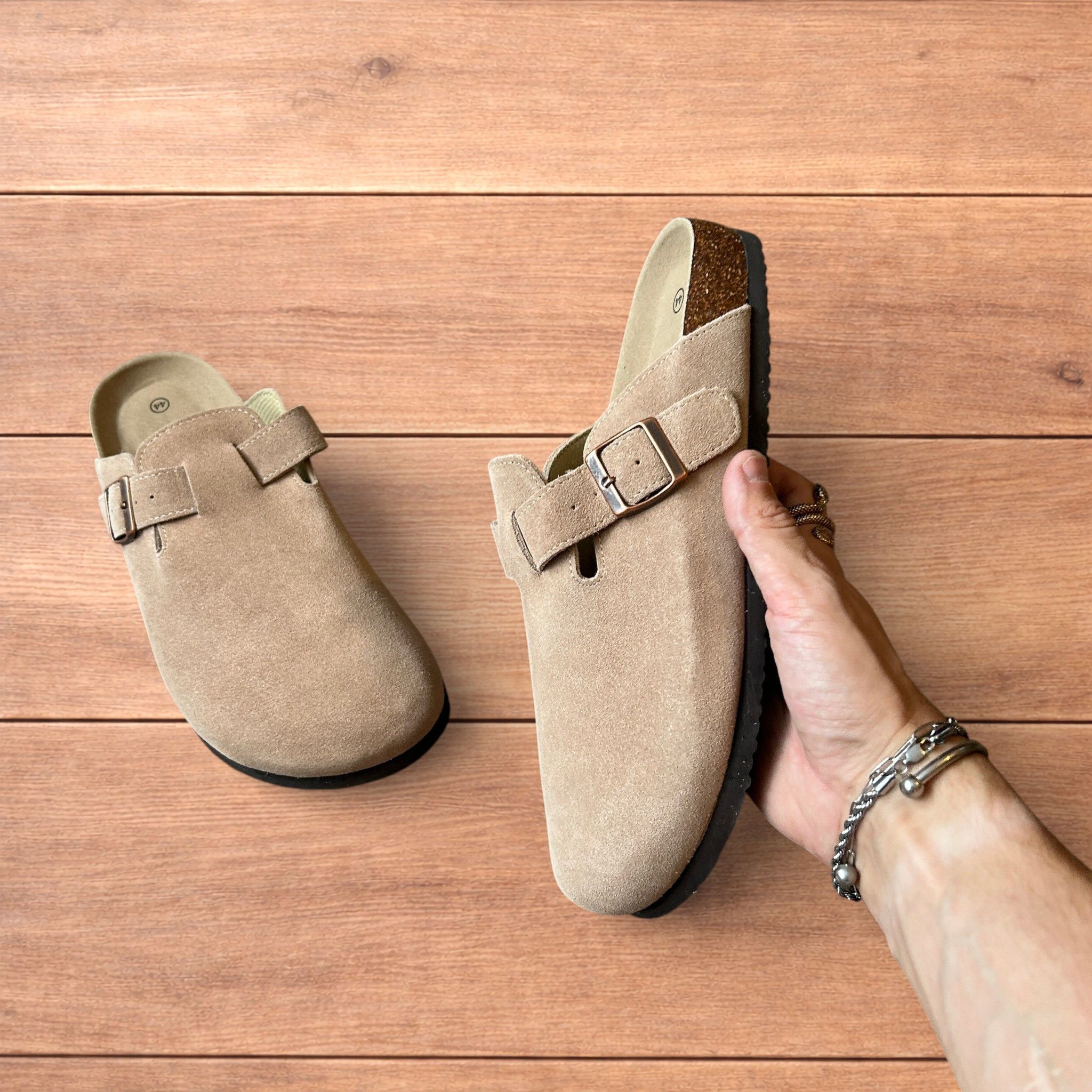 Japanese Brand Lovely suede mules clogs shoes in beige/cream. Size US 11 / EU 44 - 6 Thumbnail