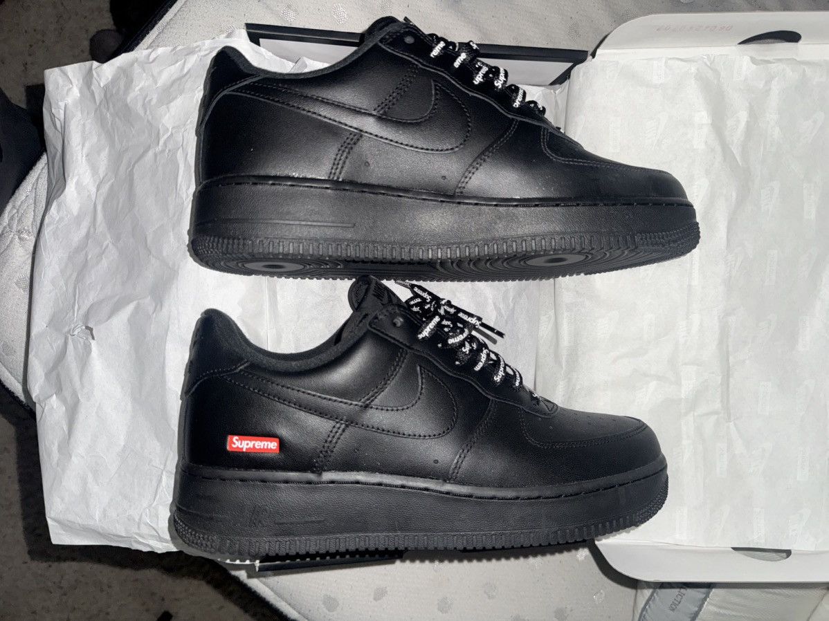 Nike × Supreme Supreme x Nike Air Force 1 Low - Black Size US 9 / EU 42 - 2 Thumbnail