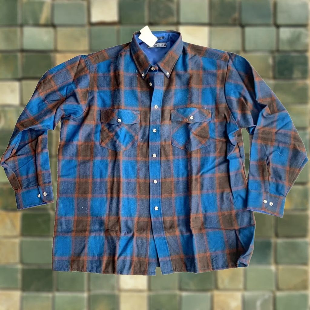 Van Heusen VINTAGE Van Heusen Shirt Plaid Long Sleeve XL Blue Brown Winterweights NWT NWT Button-Up Mens Shirt Size US XL / EU 56 / 4 - 1 Thumbnail