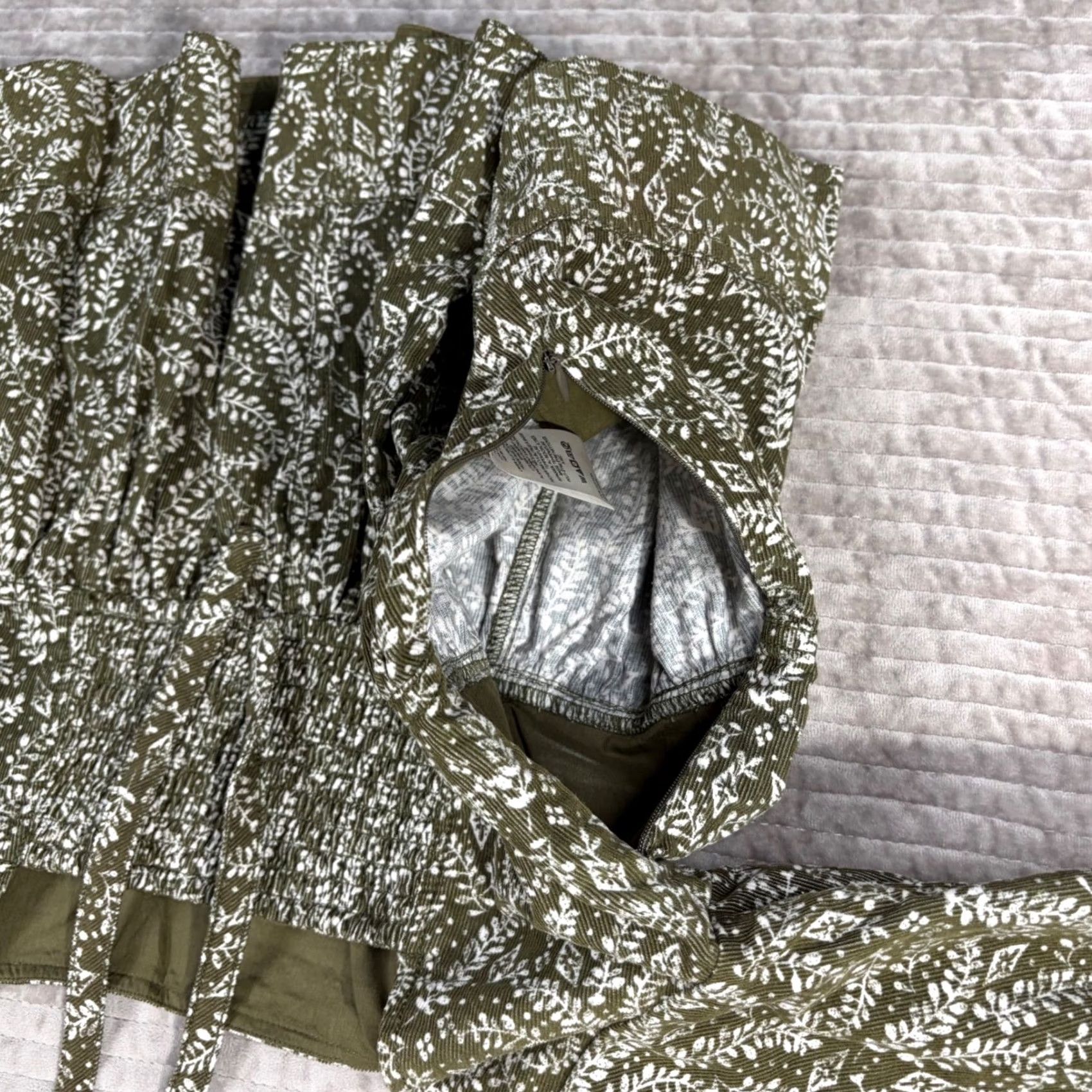 Vintage Pilcro Anthropologie Corduroy Peplum Top Olive Green Floral Puff Sleeve Large Size L / US 10 / IT 46 - 6 Thumbnail
