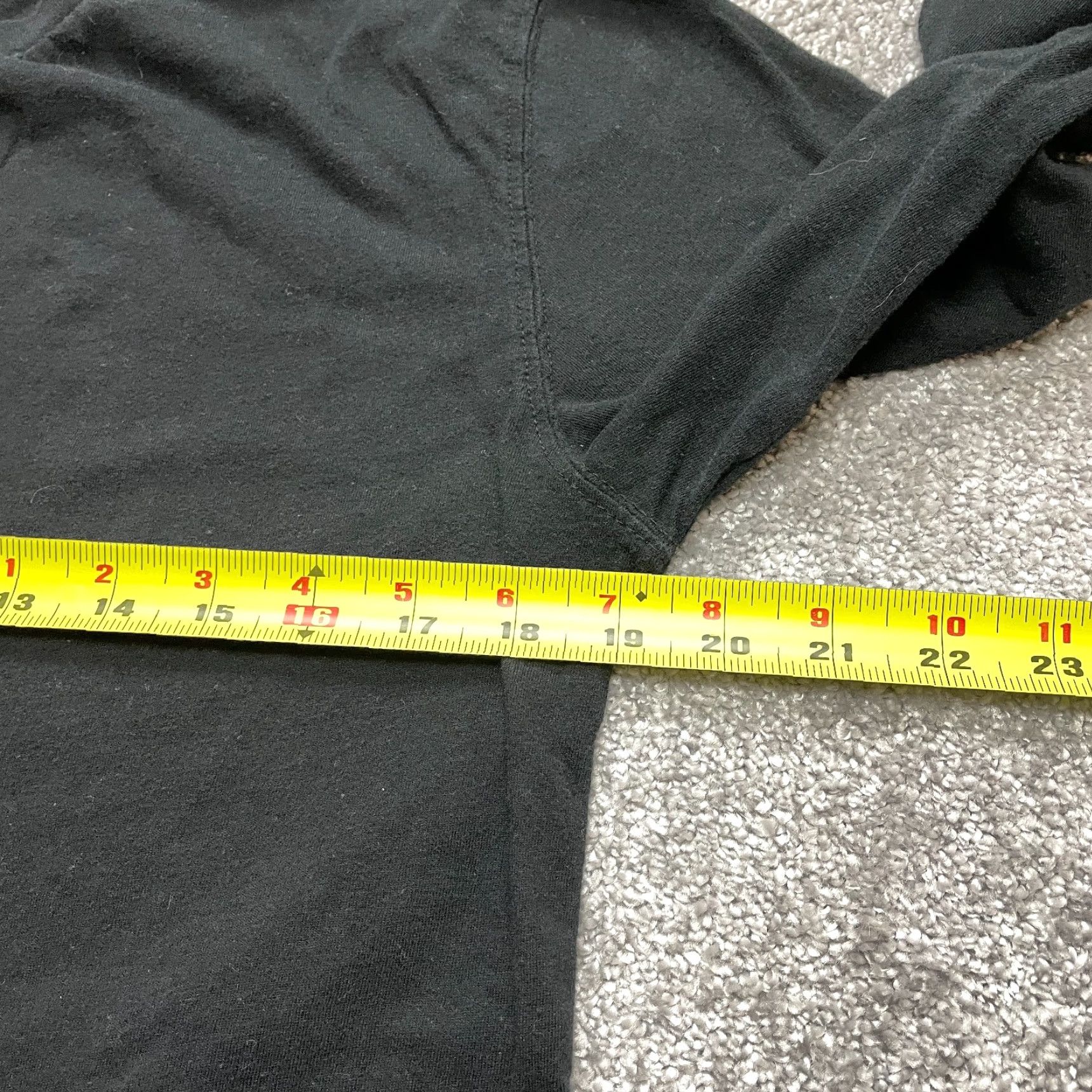 George George Shirt Adult Medium Black Crew Long Sleeve Cotton Solid T-Shirt Mens Regular Fit 38-40 2020s Size US M / EU 48-50 / 2 - 6 Thumbnail