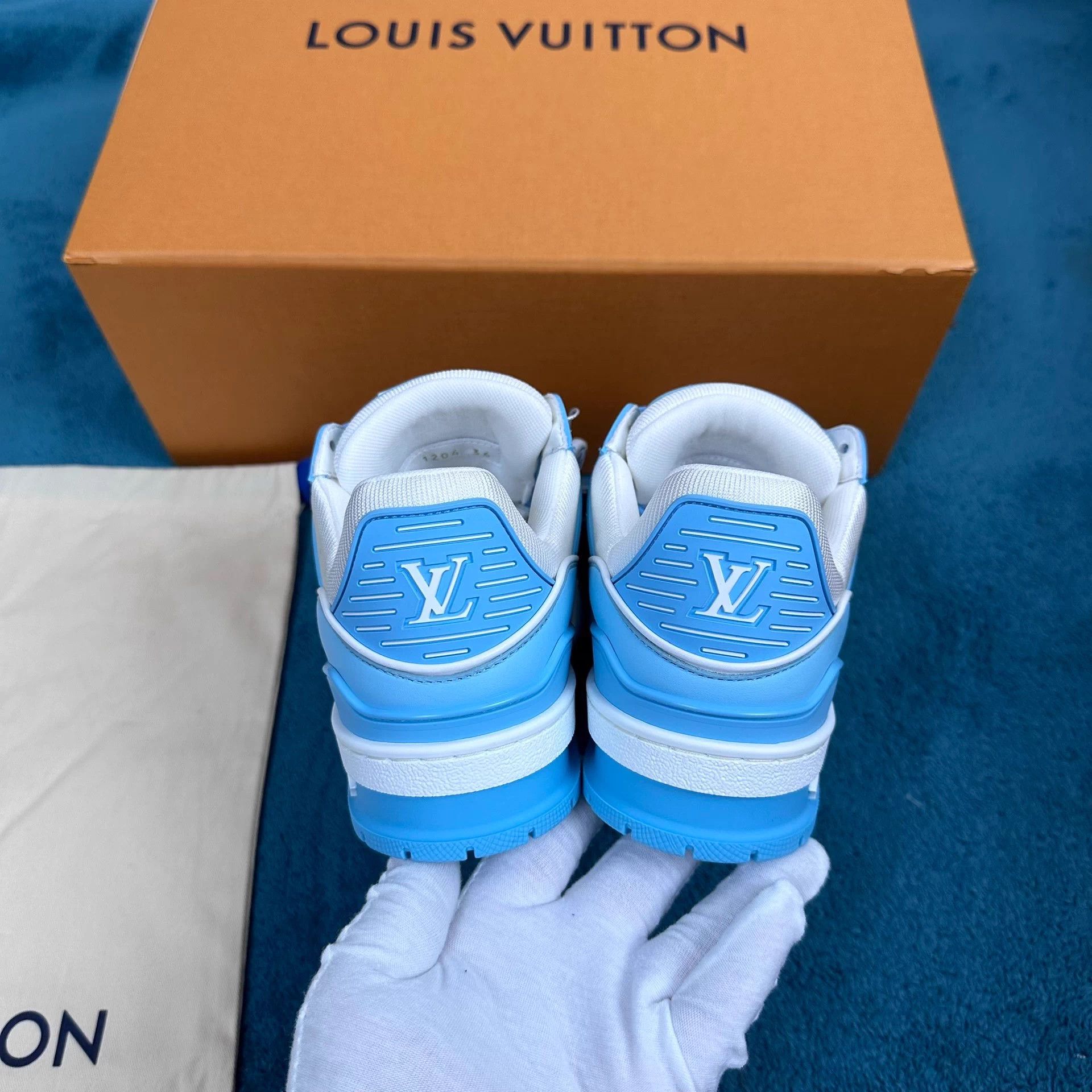 Louis Vuitton lv trainer low-top sneaker sky blue EU 36 new Size US 5 / IT 35 - 4 Thumbnail