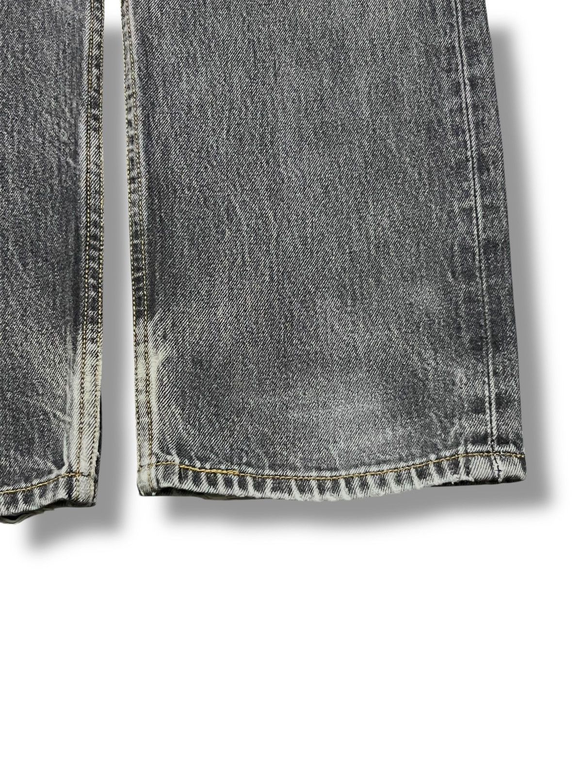 Levi's Vintage Levi’s Original 501 Japan 90s - Faded, Straight Leg Size US 32 / EU 48 - 7 Thumbnail