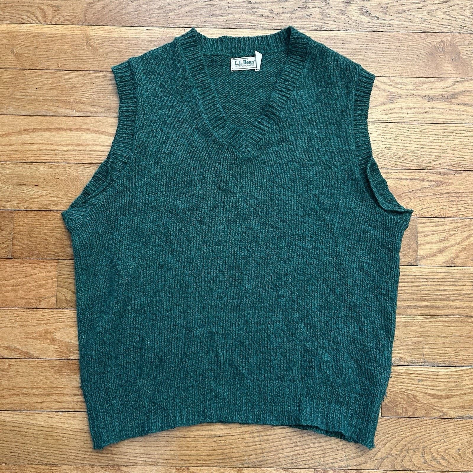 L.L. Bean Vintage 80s Ll Bean Wool Heavy Knit Green Sweater Vest Large Size US L / EU 52-54 / 3 - 1 Thumbnail