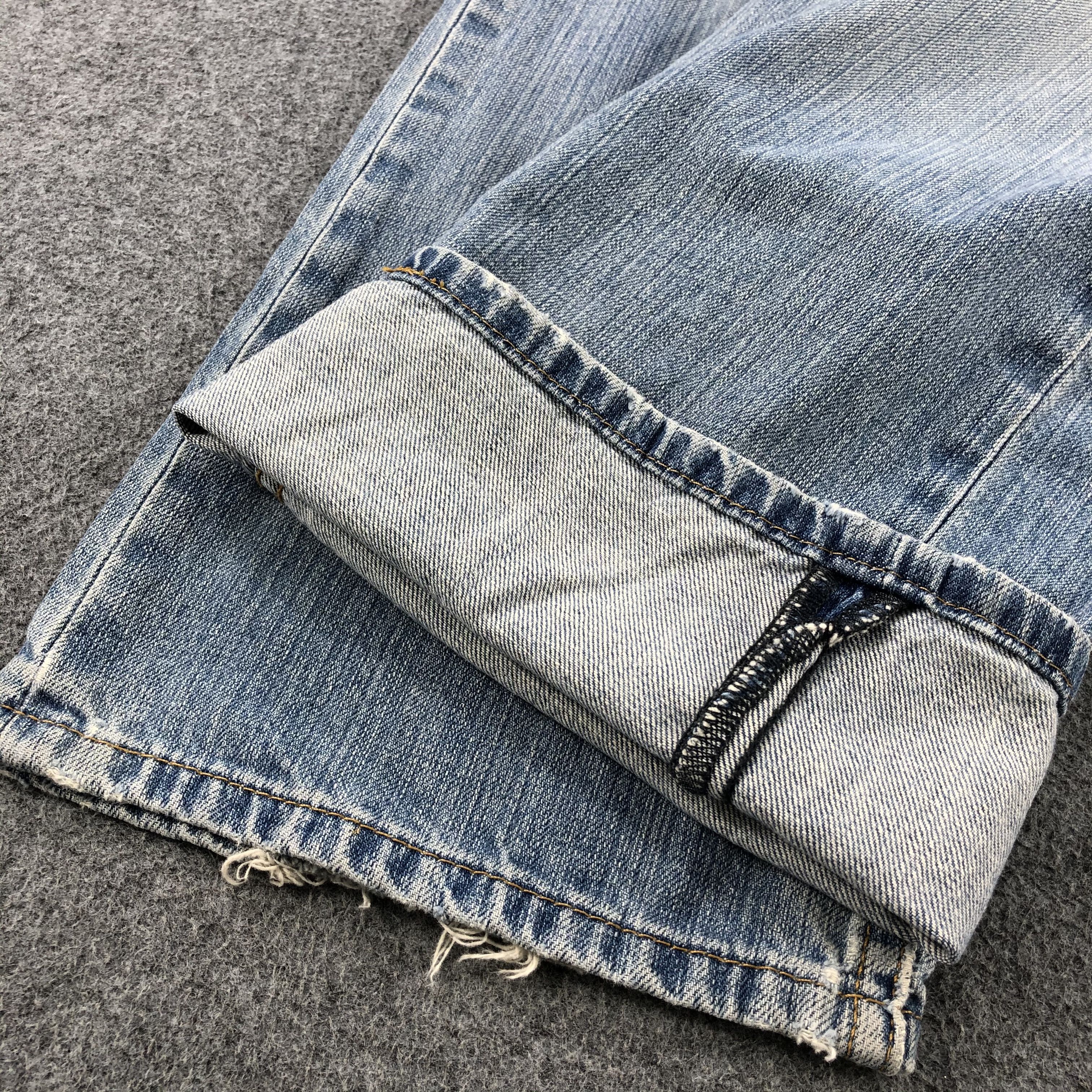 Levi's × Vintage Vintage Light Wash Levis 569 Jeans-JM1856 Size US 37 - 7 Thumbnail