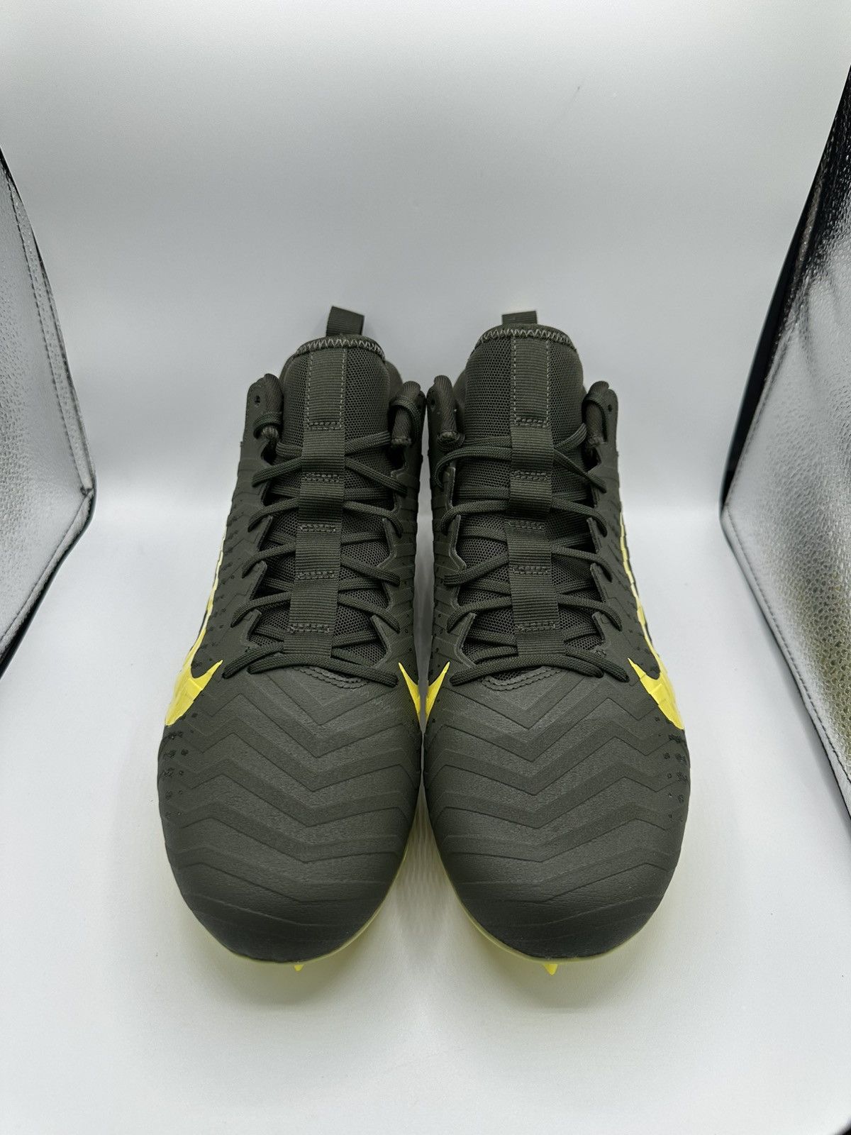 Nike NIKE ALPHA MENACE PRO 2 LOW WD P OREGON DUCKS Size US 11 / EU 44 - 2 Thumbnail