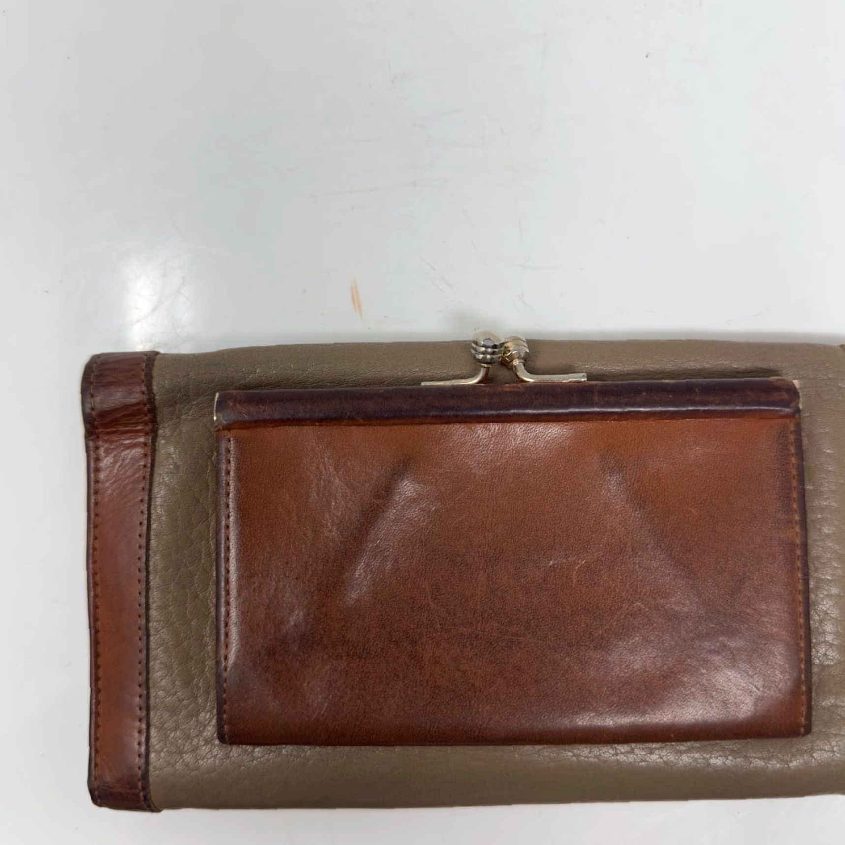 Dooney & Bourke VINTAGE Dooney & Bourke Wallet Shirt? Size ONE SIZE - 4 Thumbnail