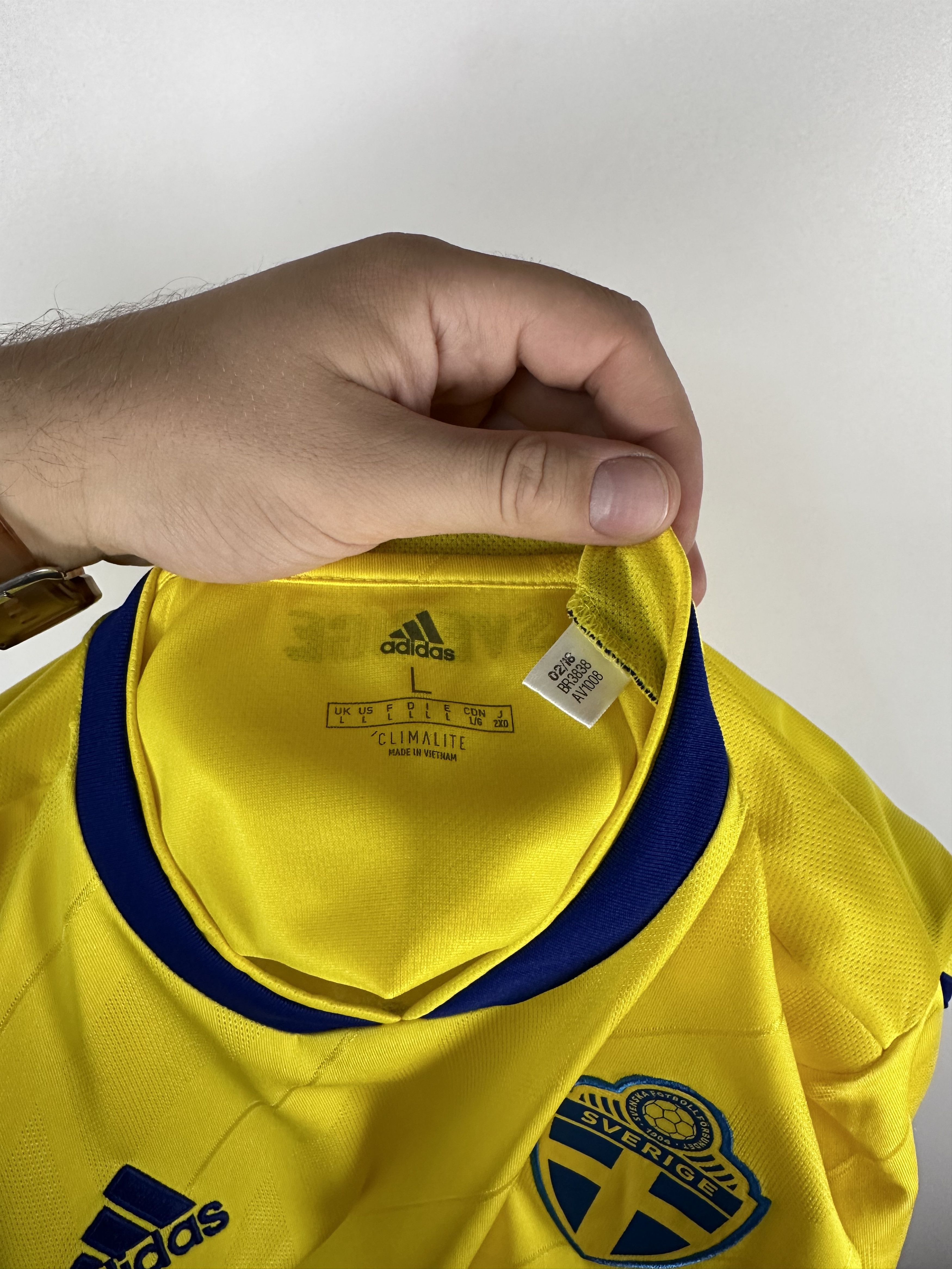 Adidas SWEDEN 2018 2019 FOOTBALL SHIRT SOCCER JERSEY NIKE Size L Size US L / EU 52-54 / 3 - 11 Thumbnail