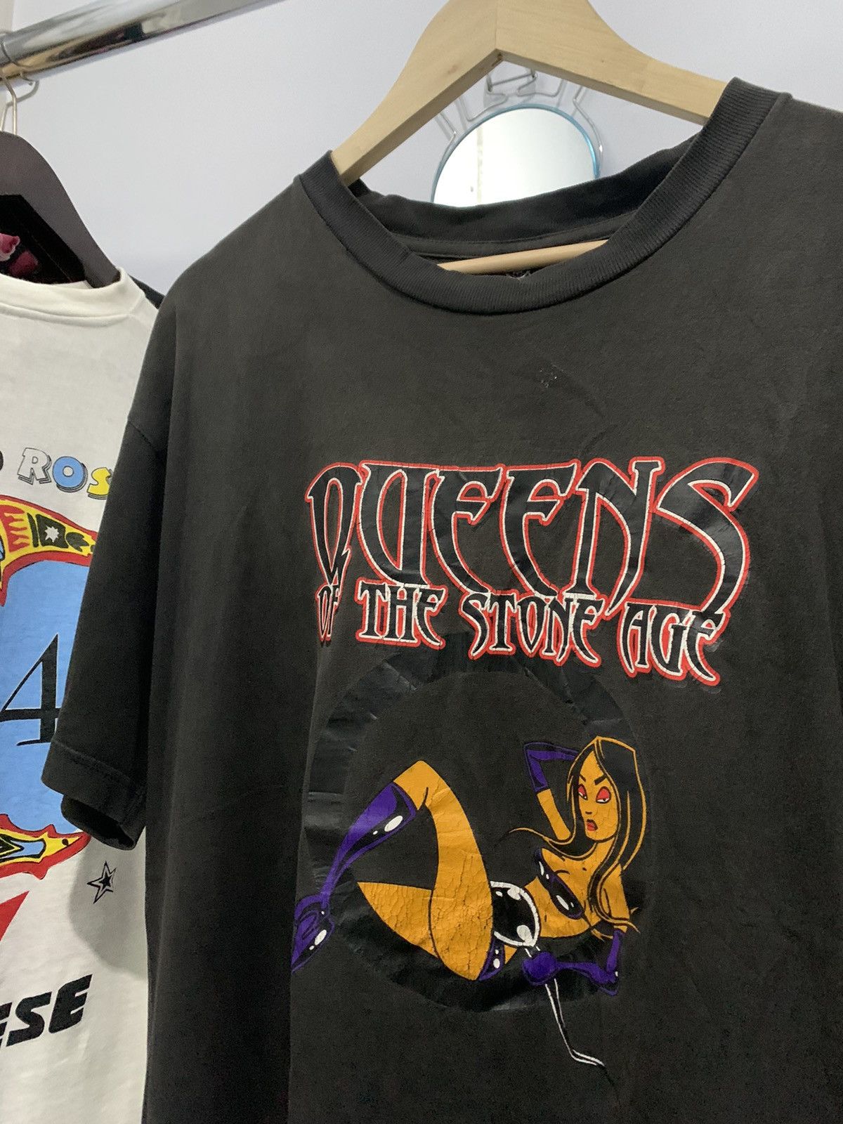 Vintage Vintage Queen of The Stone Age Tshirt Size US XL / EU 56 / 4 - 1 Thumbnail