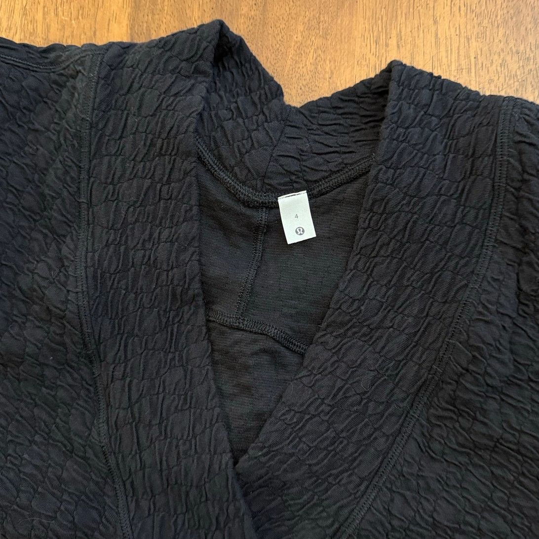 Lululemon EUC Women's Lululemon Black Rippled V-Neck Sweatshirt Size 4 Size S / US 4 / IT 40 - 8 Thumbnail