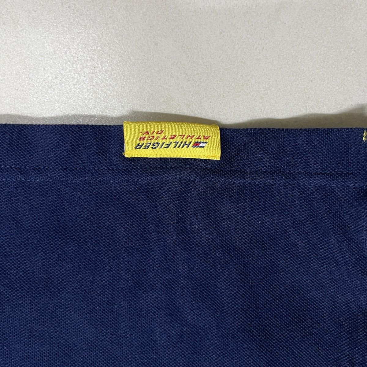 Tommy Hilfiger × Vintage Vintage Tommy Hilfiger Athletics Polo Shirt Size US S / EU 44-46 / 1 - 14 Thumbnail