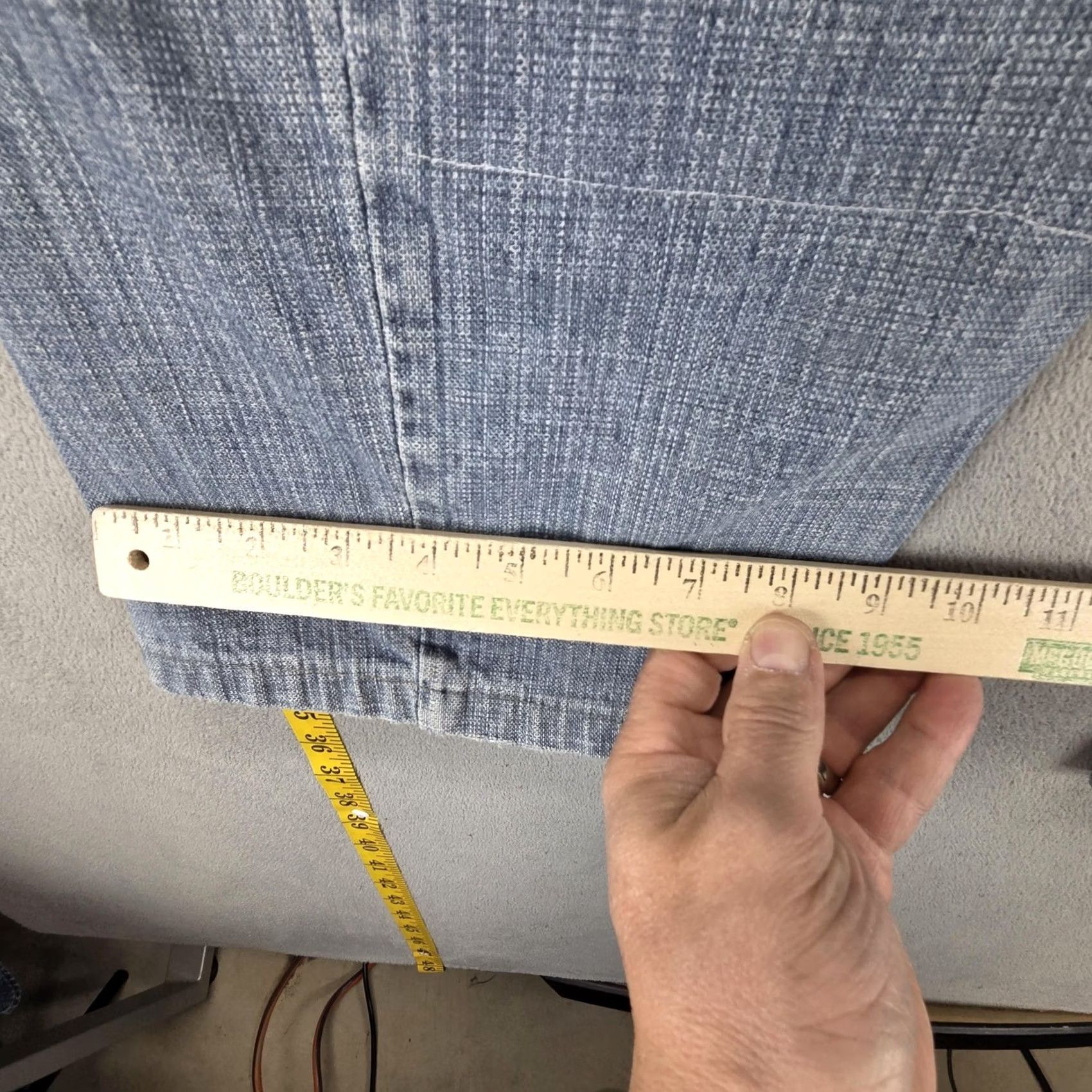 Levi's VINTAGE Levis Jeans Mens Blue Light Wash Twisted Baggy Fits 34x27 Light Denim Distressed Pockets 34 Mens Jeans Size US 34 / EU 50 - 5 Thumbnail