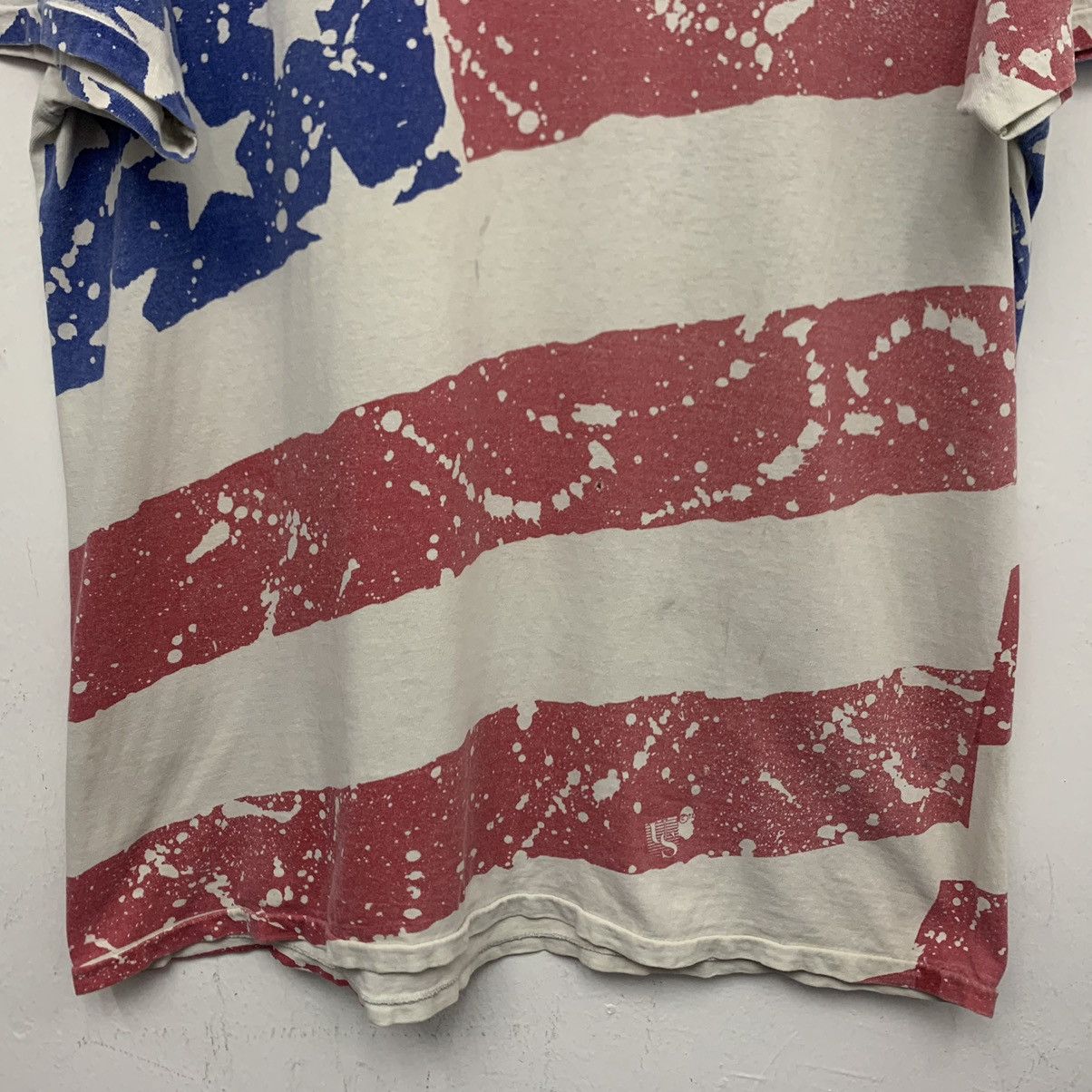 Vintage Vintage 90s American USA Full Print t-shirt Size US L / EU 52-54 / 3 - 4 Thumbnail