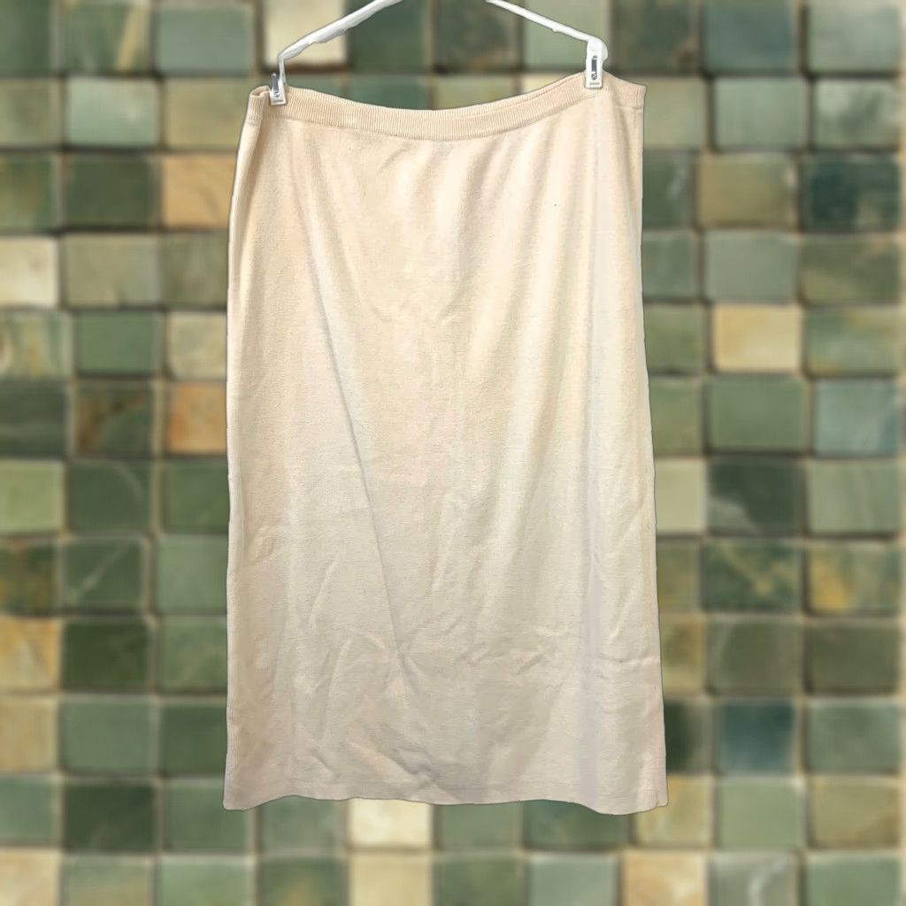 Coldwater Creek Coldwater Creek Cream White Knit Pull On Skirt Size XL Size 40" / US 18 - 1 Thumbnail