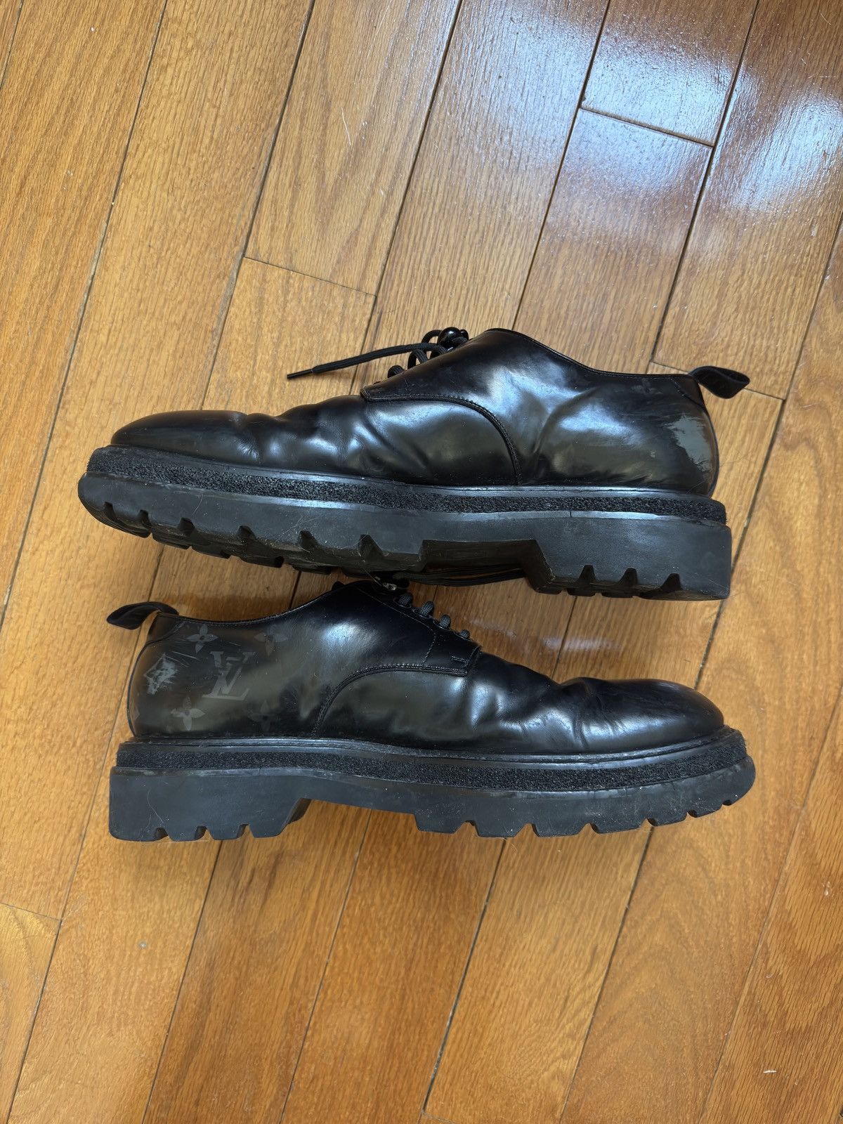 Louis Vuitton Louis Vuitton LV Monogram Leather Derby Shoe Size US 10.5 / EU 43-44 - 2 Thumbnail