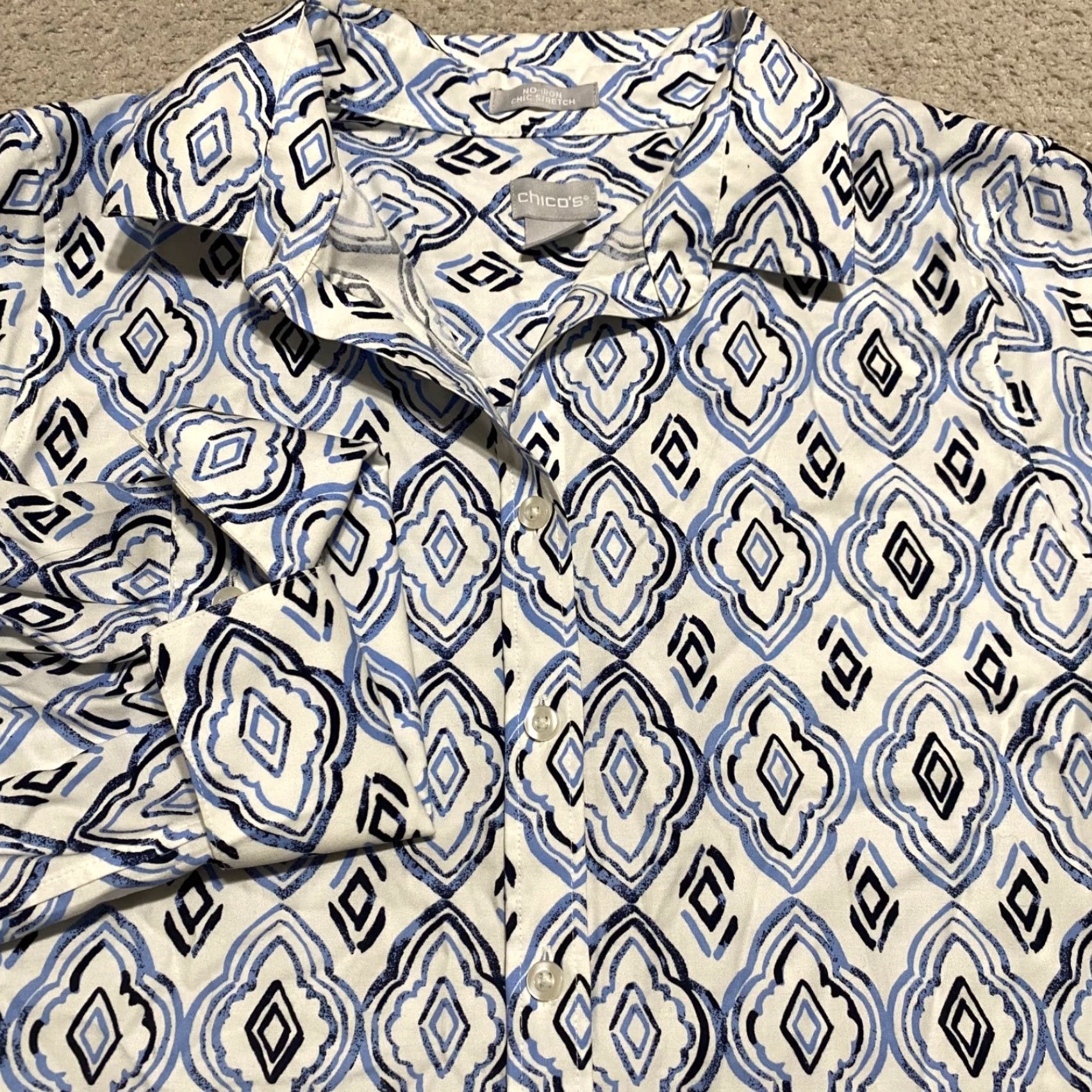 Vintage **Chico's Blue Medium Women's Geometric Button-Up Shirt** User: Chico's Blue Medium Women's Geometric Button-Up Shirt Size M / US 6-8 / IT 42-44 - 5 Thumbnail