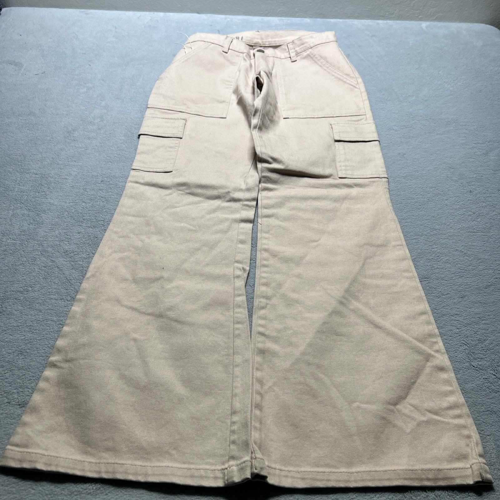 Abercrombie & Fitch Cargo Beyond Baggy Pants Womens 27x29 Dojo Flare Wide Leg Size 27" / US 4 / IT 40 - 1 Thumbnail