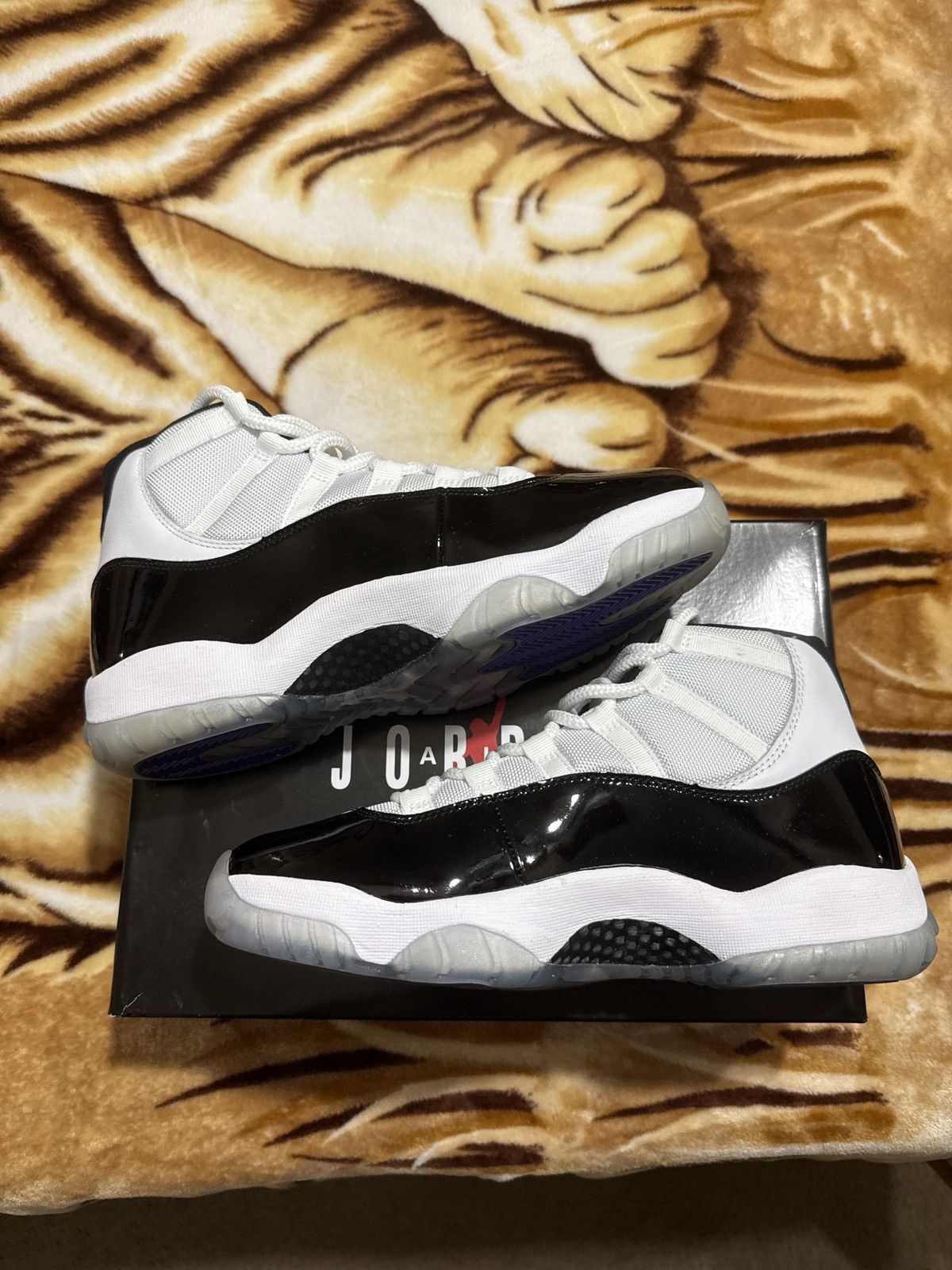 Jordan Brand NIKE AIR JORDAN CONCORD 11 Size US 9 / EU 42 - 8 Thumbnail