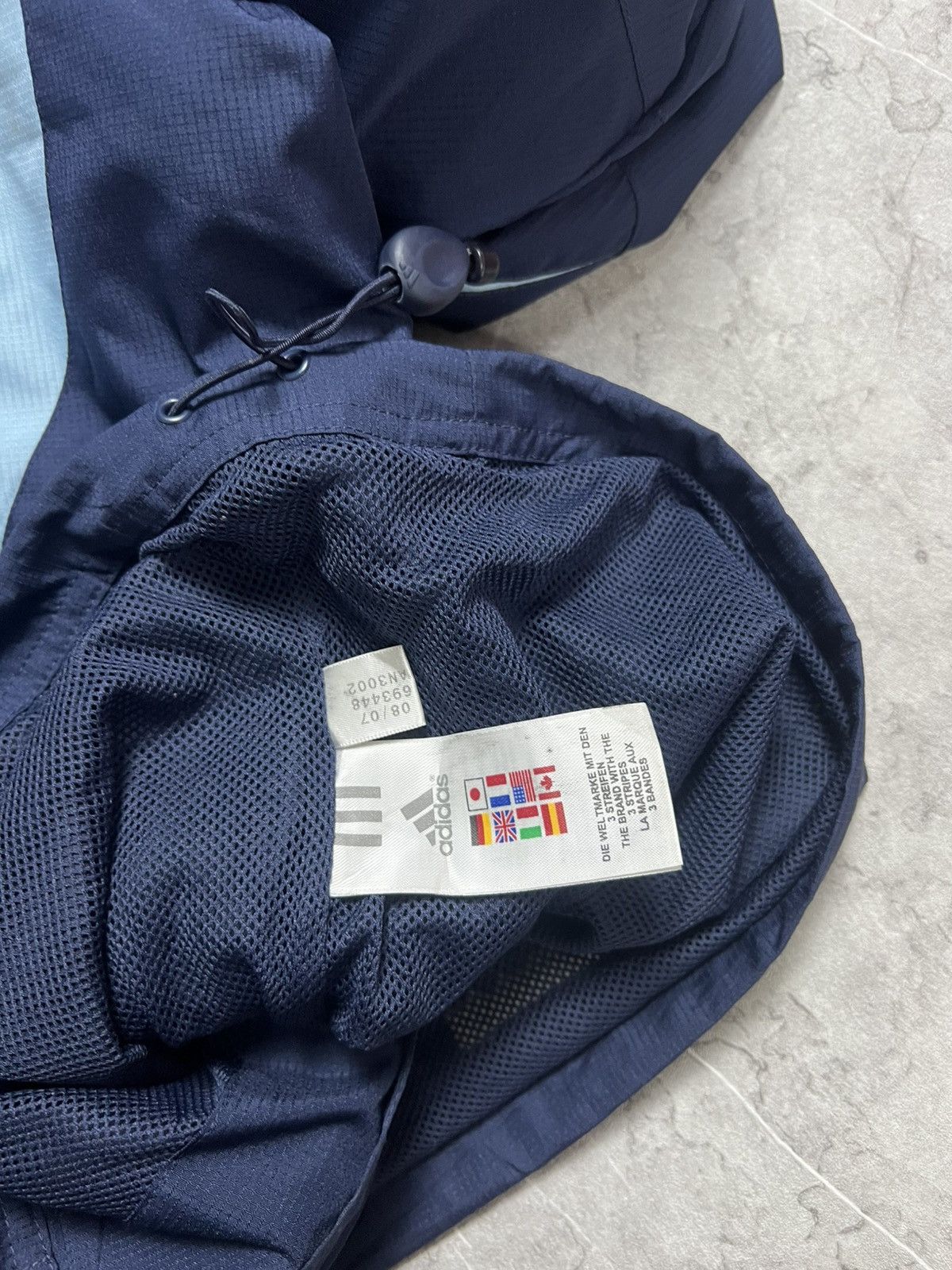 Adidas × Vintage (SOLD) 06 Adidas Real Madrid (Hidden Hoodie) Size US L / EU 52-54 / 3 - 4 Thumbnail