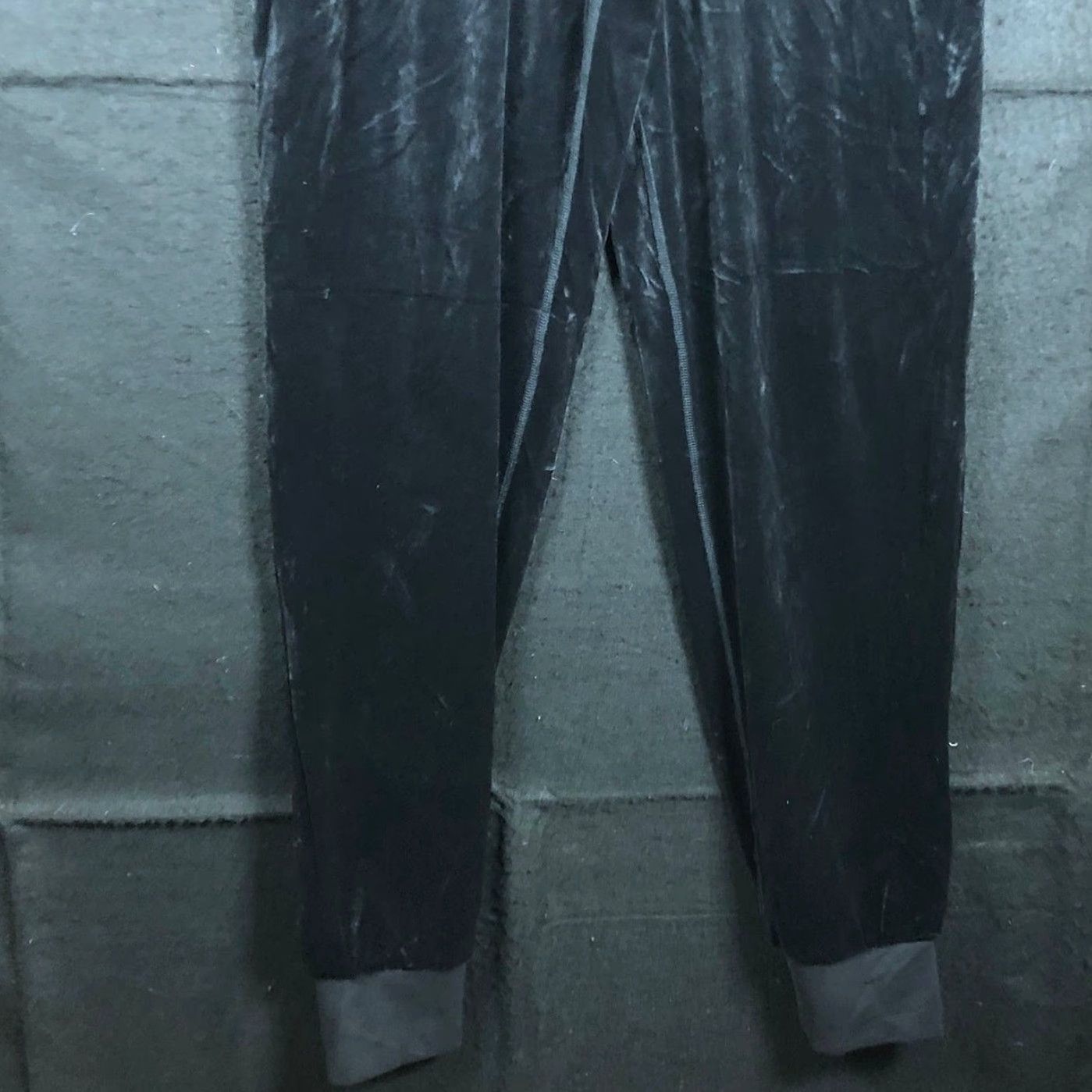 Athleta Athleta Pants Womens Black Velvet Salutation Joggers Pockets Stretch Medium Casual Athletic Size 28" / US 6 / IT 42 - 3 Thumbnail