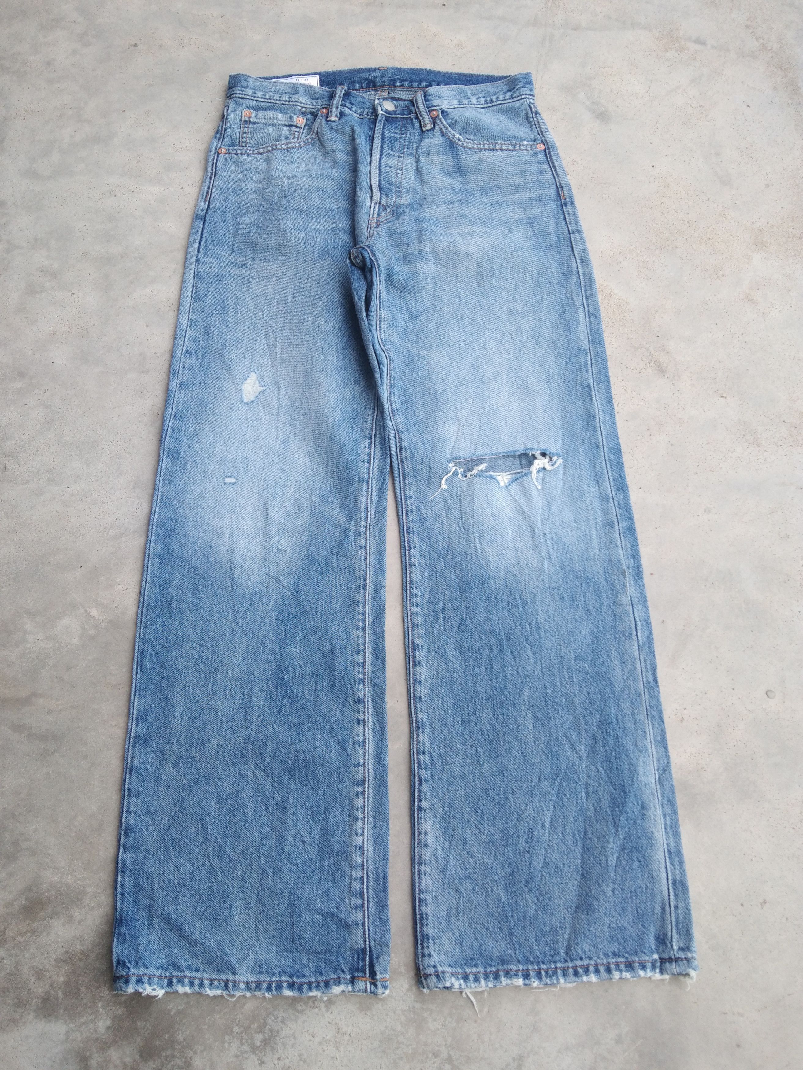 Gap Vintage Gap Loose Straight Baggy Distressed Jeans 30x30 Size US 30 / EU 46 - 1 Thumbnail