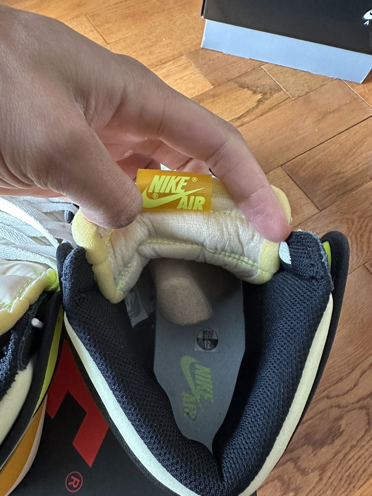 Jordan Brand × Nike Air Jordan 1 Volt Size US 12 / EU 45 - 5 Thumbnail