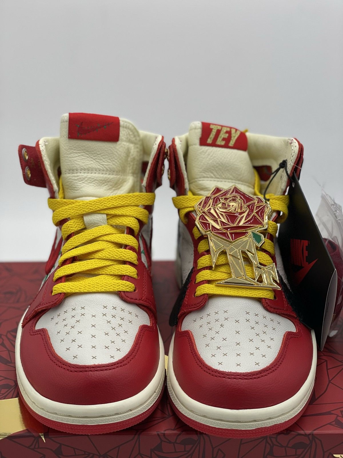 Jordan Brand × Nike Teyana Taylor x Wmns Air Jordan 1 Size US 5 / IT 35 - 2 Thumbnail