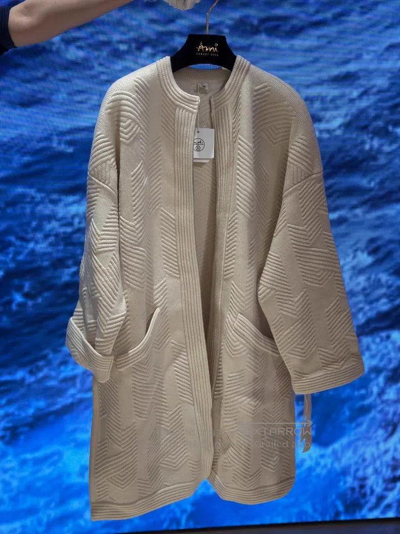 Hermes Hermes Knitted Cashmere Raglan Sleeve Coat Size XXS / US 00 / IT 34 - 1 Thumbnail