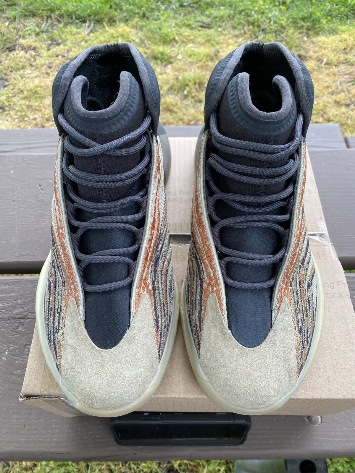 Adidas Adidas Yeezy Quantum Flash Orange GW5314 Size 12.5 Men Size US 12.5 / EU 45-46 - 2 Thumbnail