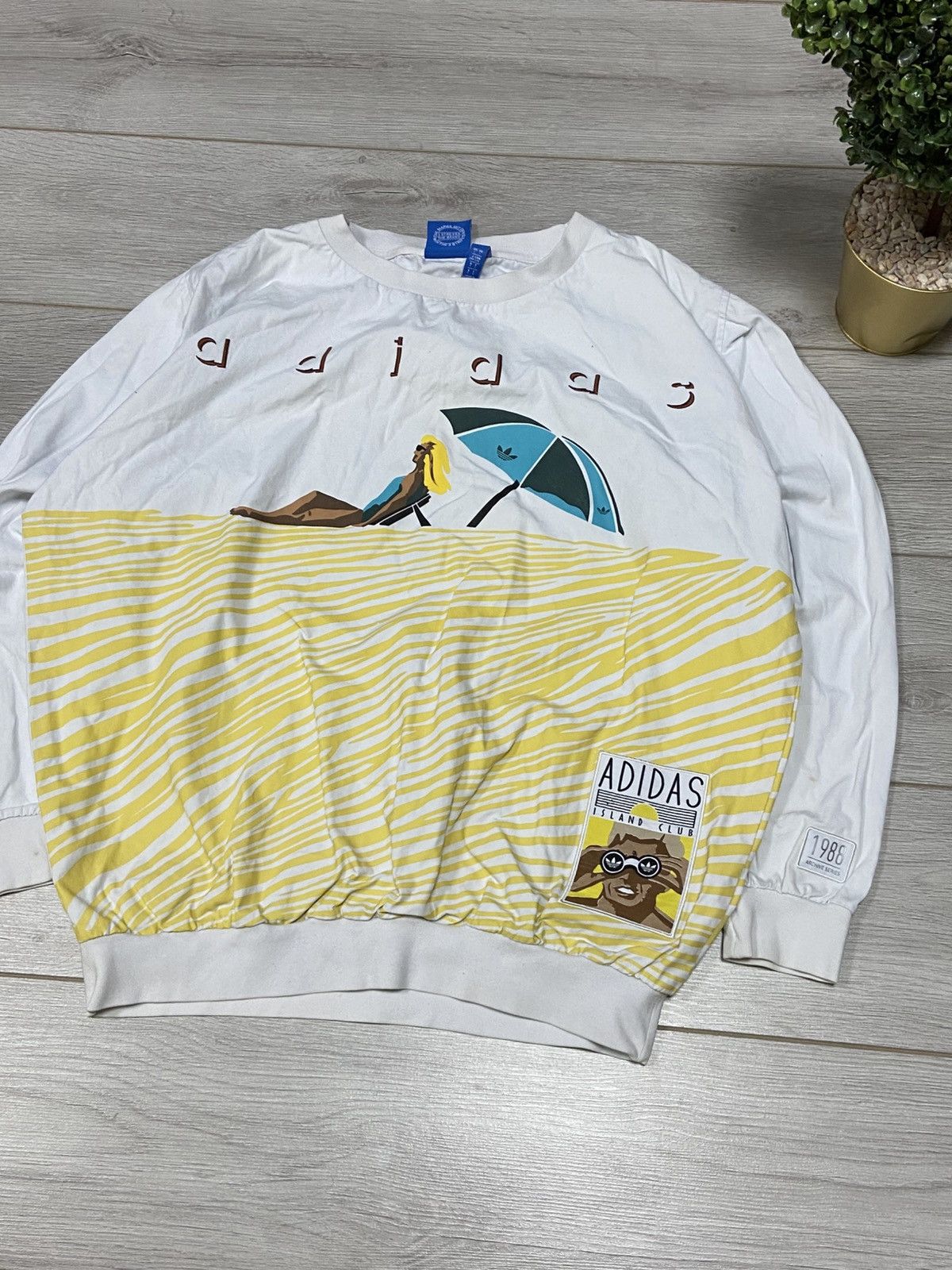 Adidas Adidas RARE Iceland club beach over print sweatshirt Size US L / EU 52-54 / 3 - 3 Thumbnail