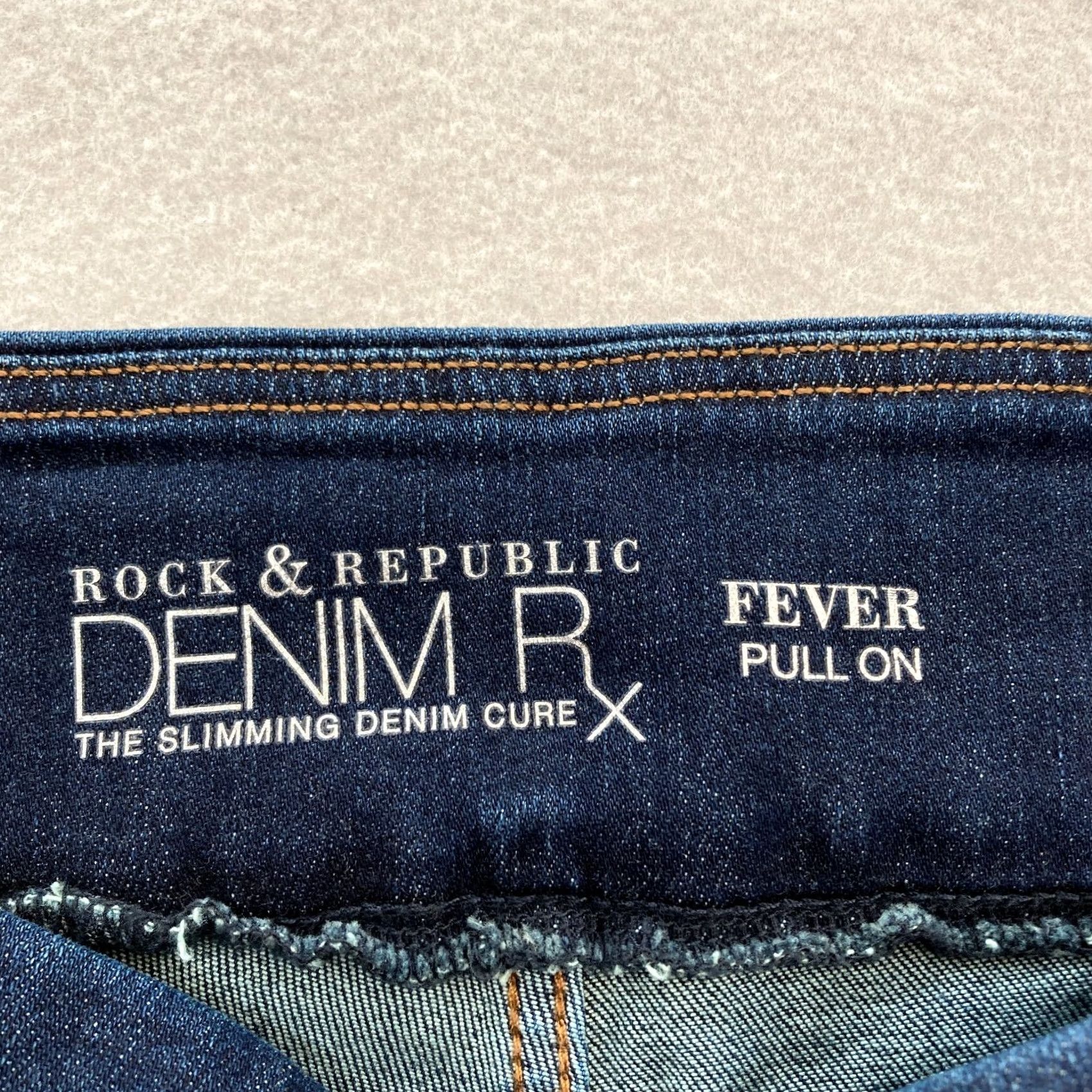 Vintage Rock & Republic Jeans Womens 16S Dark Wash Denim RX Fever Legging Pull On Grunge Size 38" / US 16 / IT 52 - 4 Thumbnail