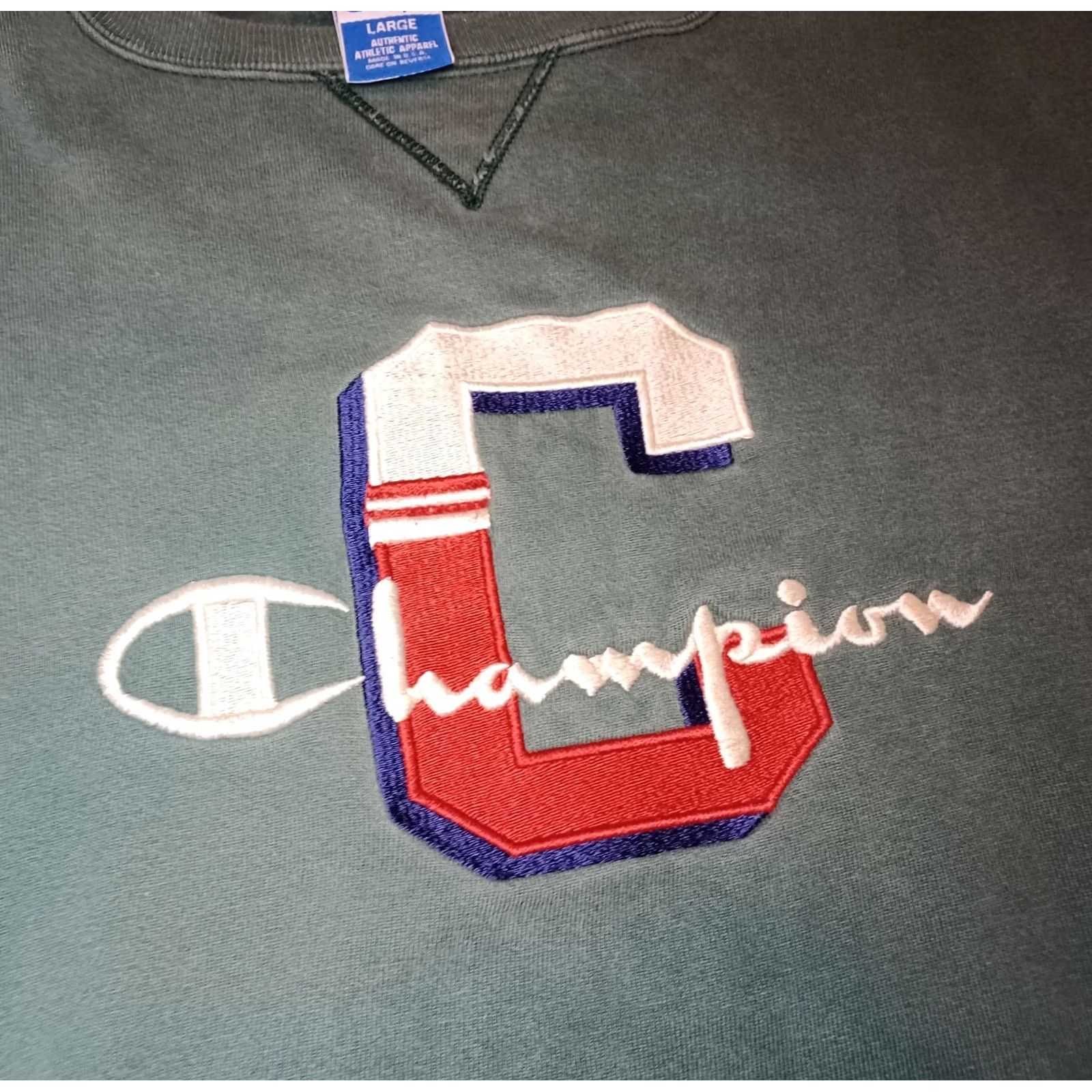 Champion VINTAGE Champion Embroidered Crewneck Spellout Large Green Sweatshirt Faded Sweatshirt 26 in wide 26 in long Mens Size US L / EU 52-54 / 3 - 3 Thumbnail
