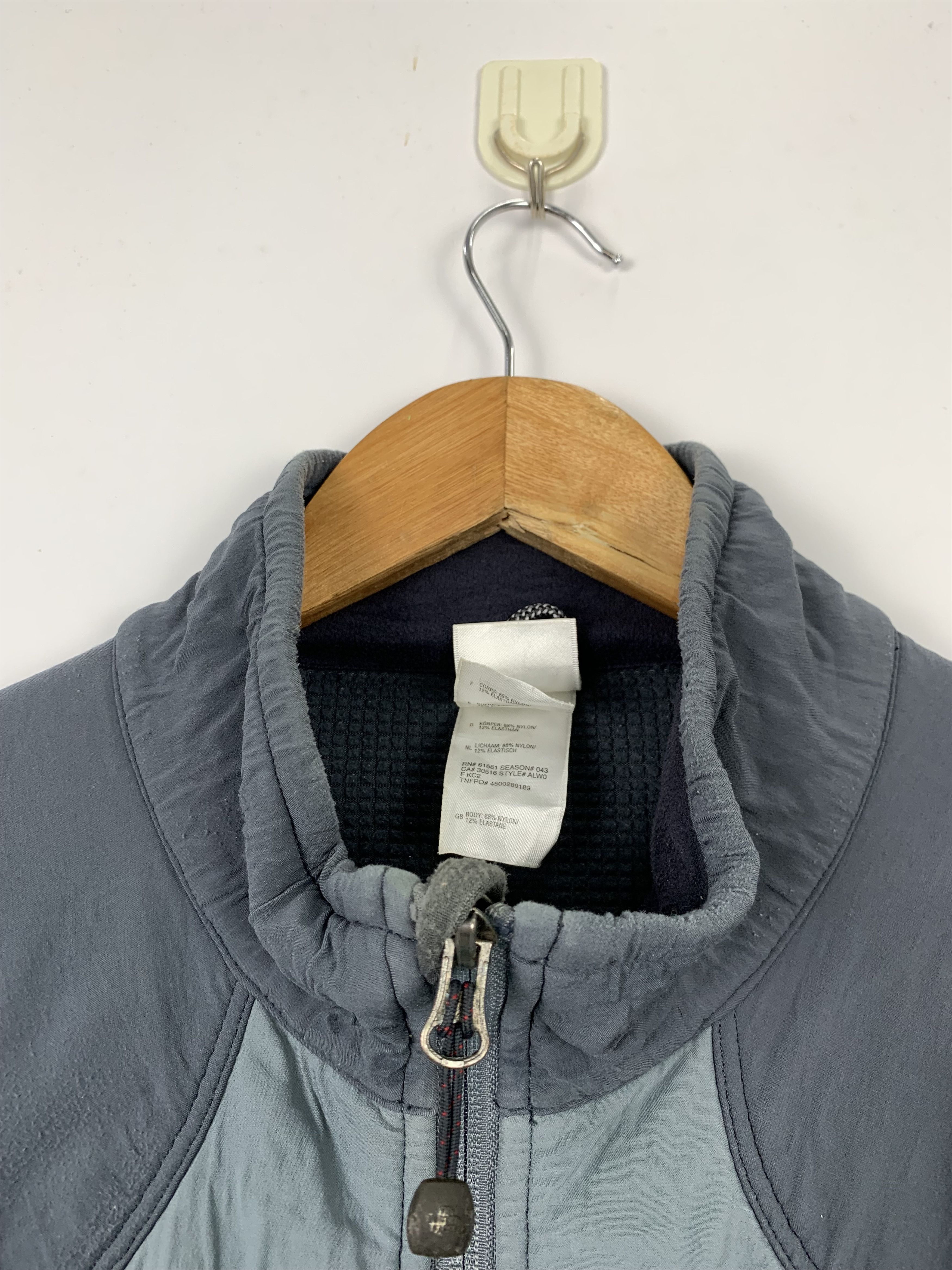 The North Face Vintage The North Face Windbreaker Jacket J1311 Size US M / EU 48-50 / 2 - 9 Thumbnail