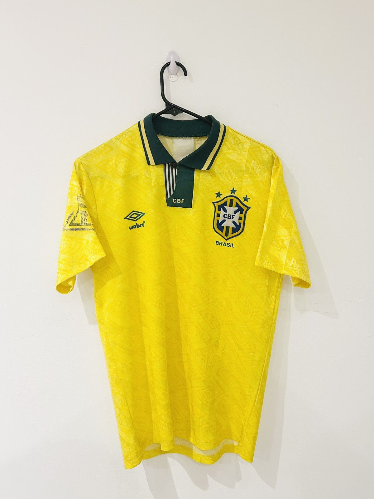 Umbro Brazil 1992 home jersey Size US S / EU 44-46 / 1 - 1 Thumbnail