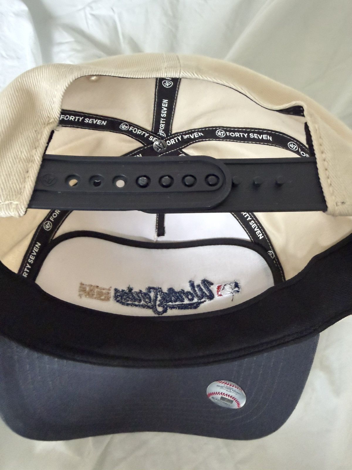 47 MLB Network Employee Exclusive 2025 World Series Cap Size ONE SIZE - 6 Thumbnail