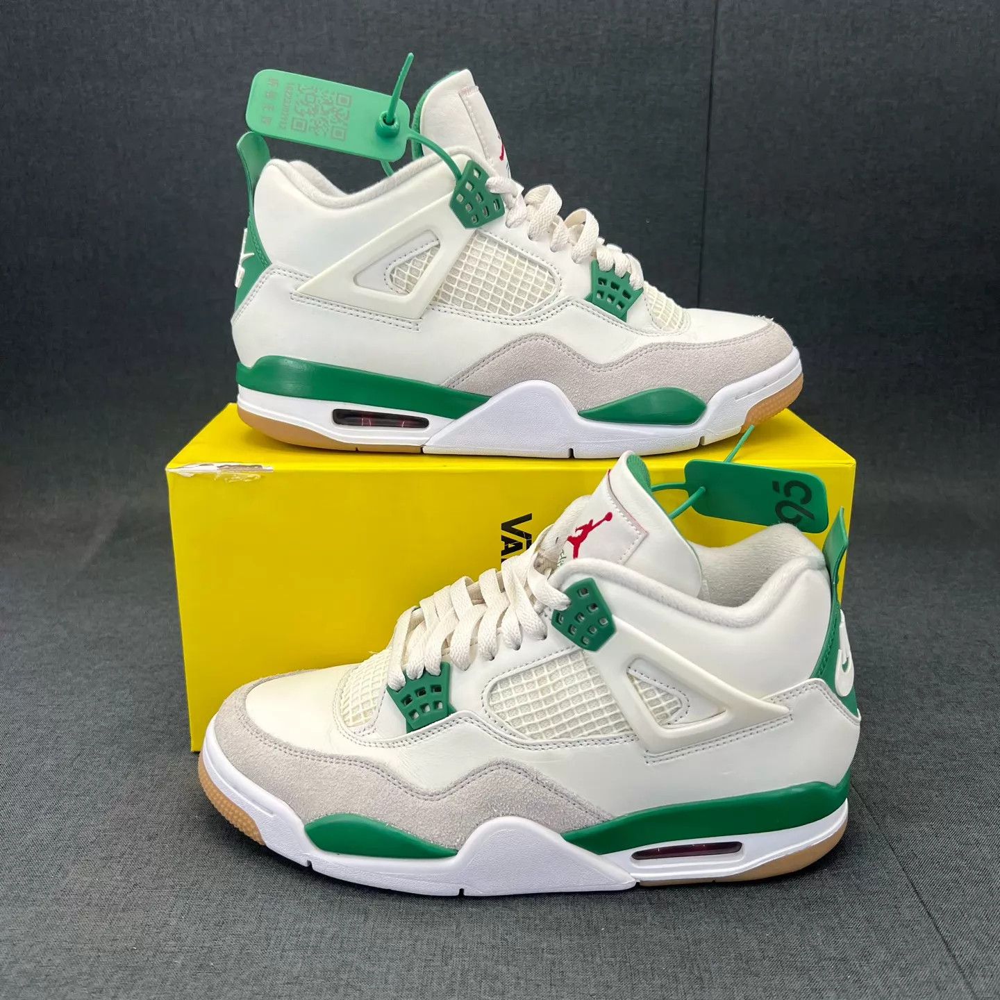 Nike AJ4 SB White Green 42 99 New boxed Size US 9 / EU 42 - 2 Thumbnail