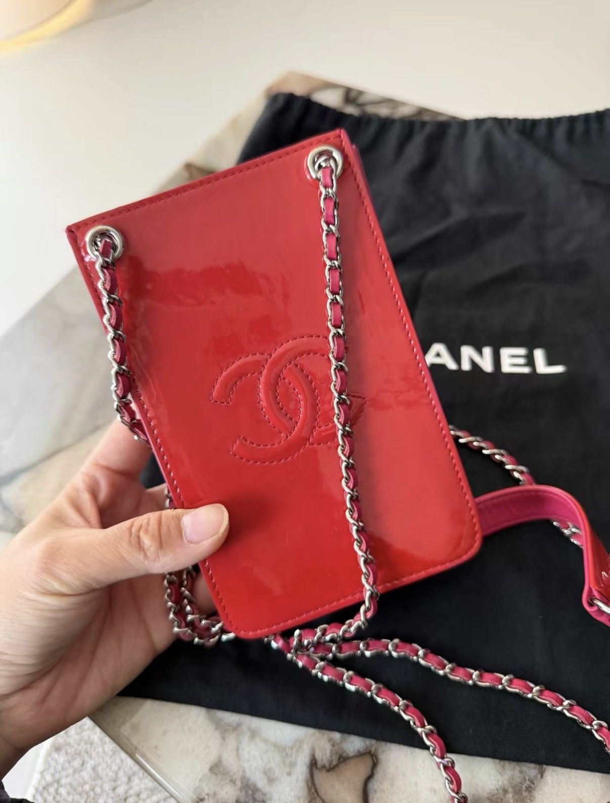 Chanel CHANEL Electric Pink Patent Leather Chain Phone Bag J36 Size ONE SIZE - 2 Thumbnail