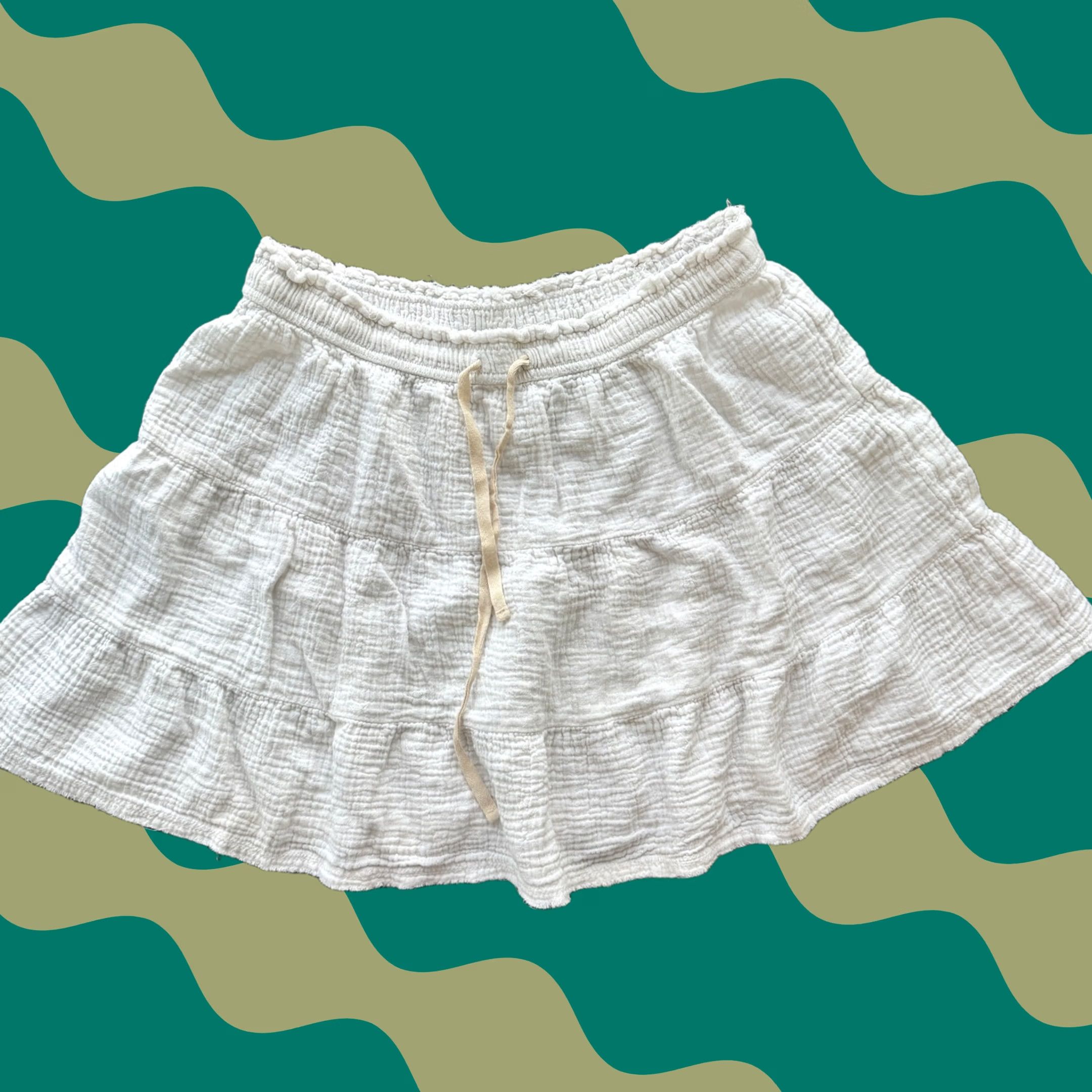 Vintage VINTAGE Aerie White Tiered Mini Skirt Crinkled Women Medium Boho Skirt Short M Womens Size 32" / US 10 / IT 46 - 1 Thumbnail