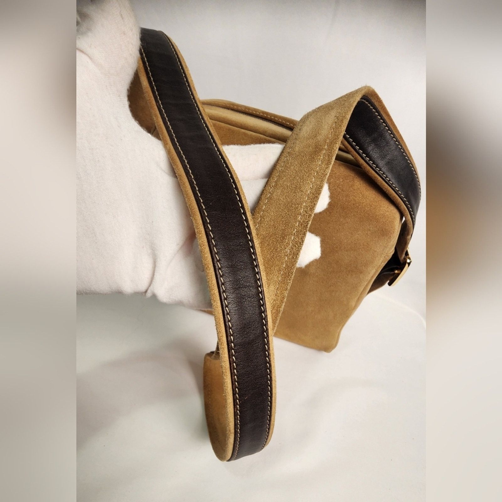 Loewe Loewe Anagram Tan Suede Shoulder Bag w/ dust bag Size ONE SIZE - 13 Thumbnail
