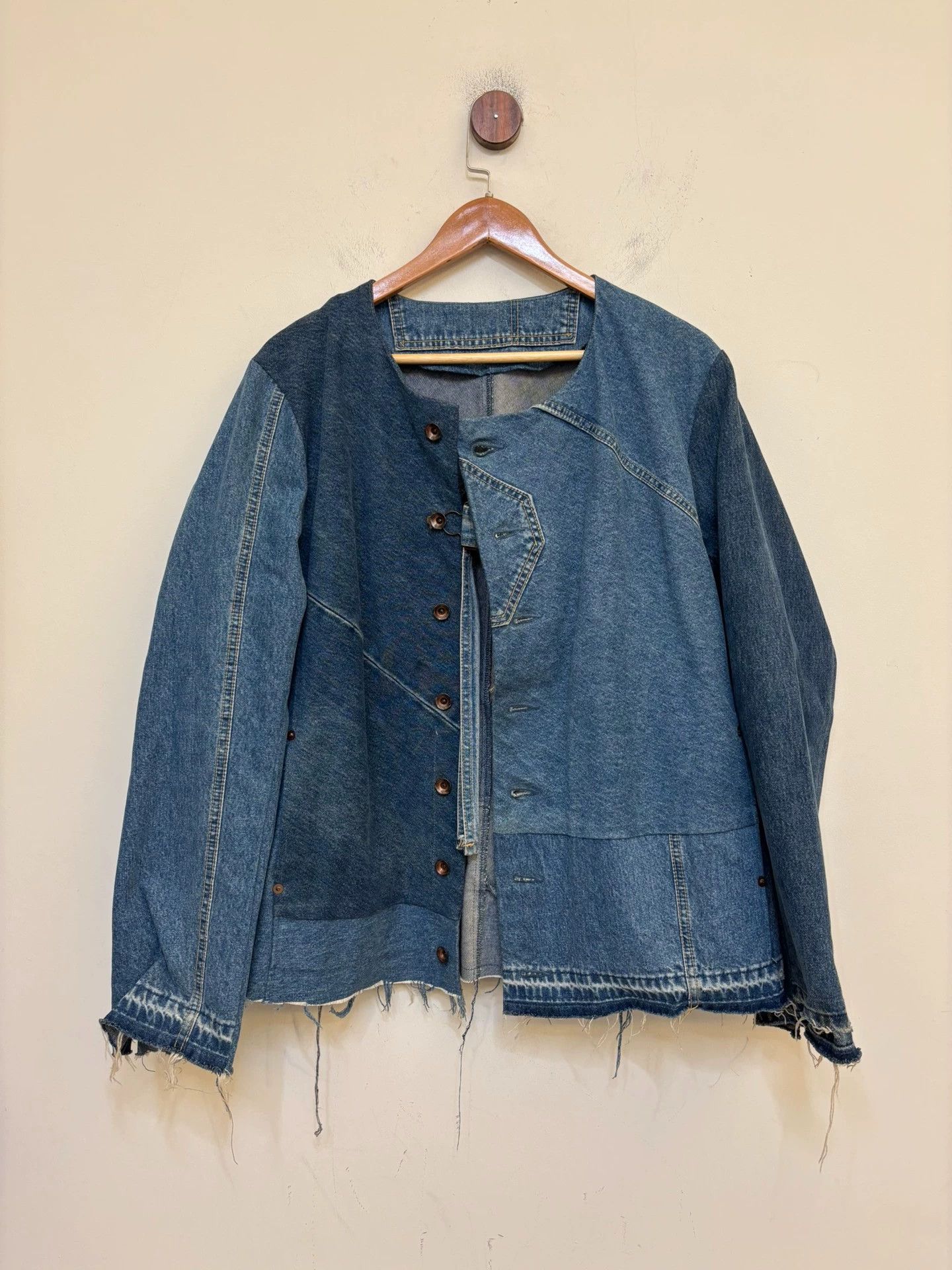 Levi's Levi's Reconstructed Denim Jacket Crew Neck Adjustable Strap Size US S / EU 44-46 / 1 - 1 Thumbnail