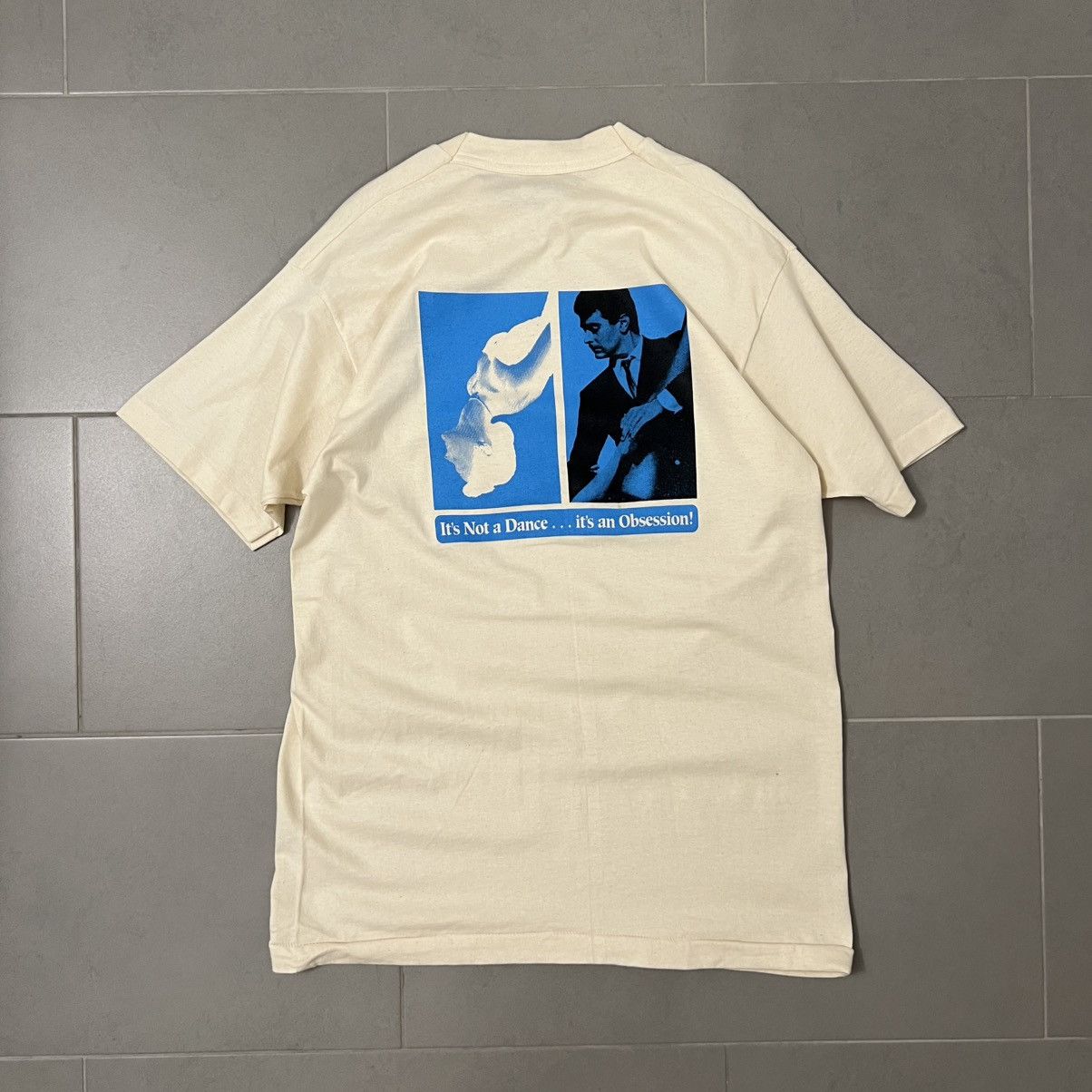 Vintage Vintage 2004 PABLO PICASSO GUERNICA 1937 Art Graphic Tee 