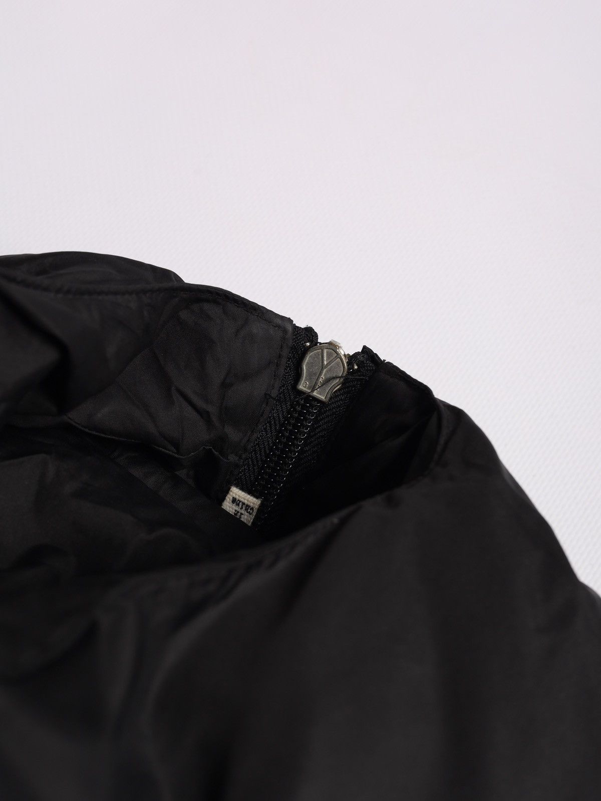 Maison Margiela MM6 Maison Margiela Puffer Asymmetrical Down Jacket Black Size S / US 4 / IT 40 - 15 Thumbnail
