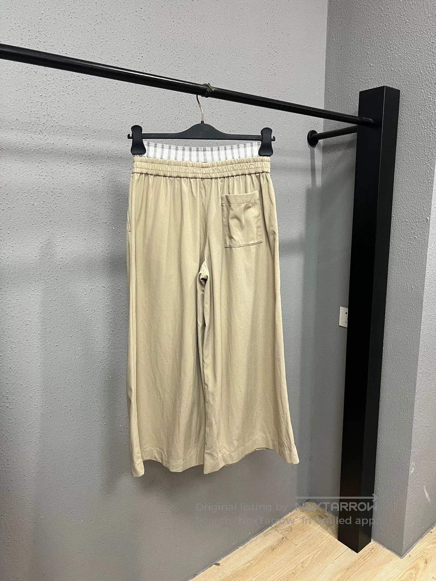 Loewe Loewe Wide-Leg Trousers in Beige. Size 23" - 2 Thumbnail