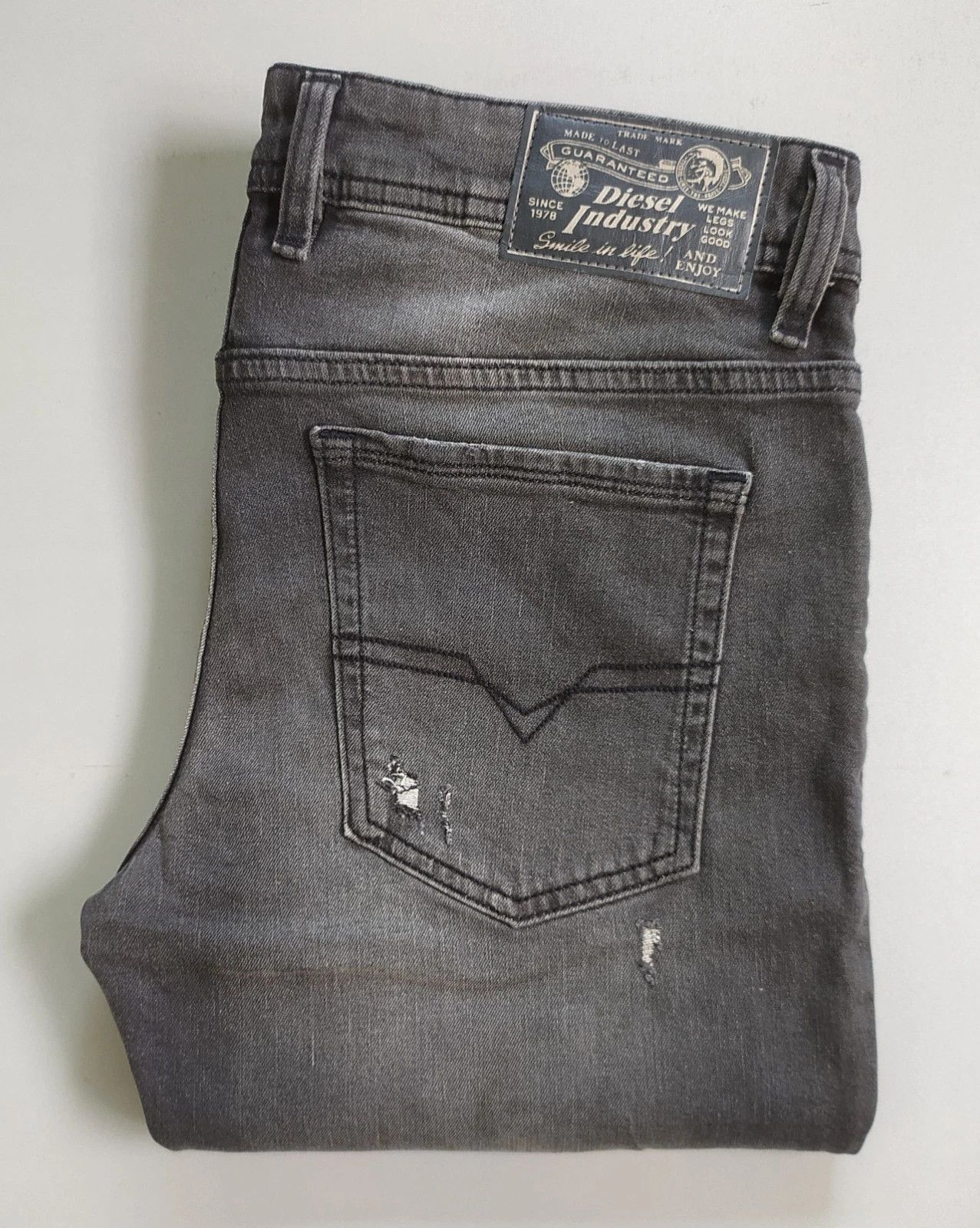 Diesel Diesel TROXER L.32 MENS JEANS SLTP/9992 Size US 34 / EU 50 - 1 Thumbnail