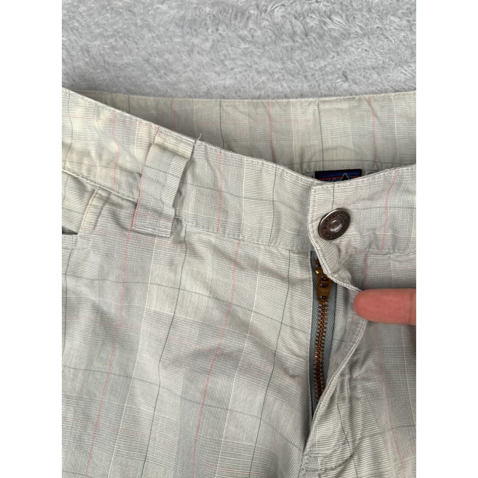 The North Face The North Face Women's Cargo Shorts Size 8 Gray Plaid Cotton Hiking Activewear 30x16 Size 30" / US 8 / IT 44 - 6 Thumbnail