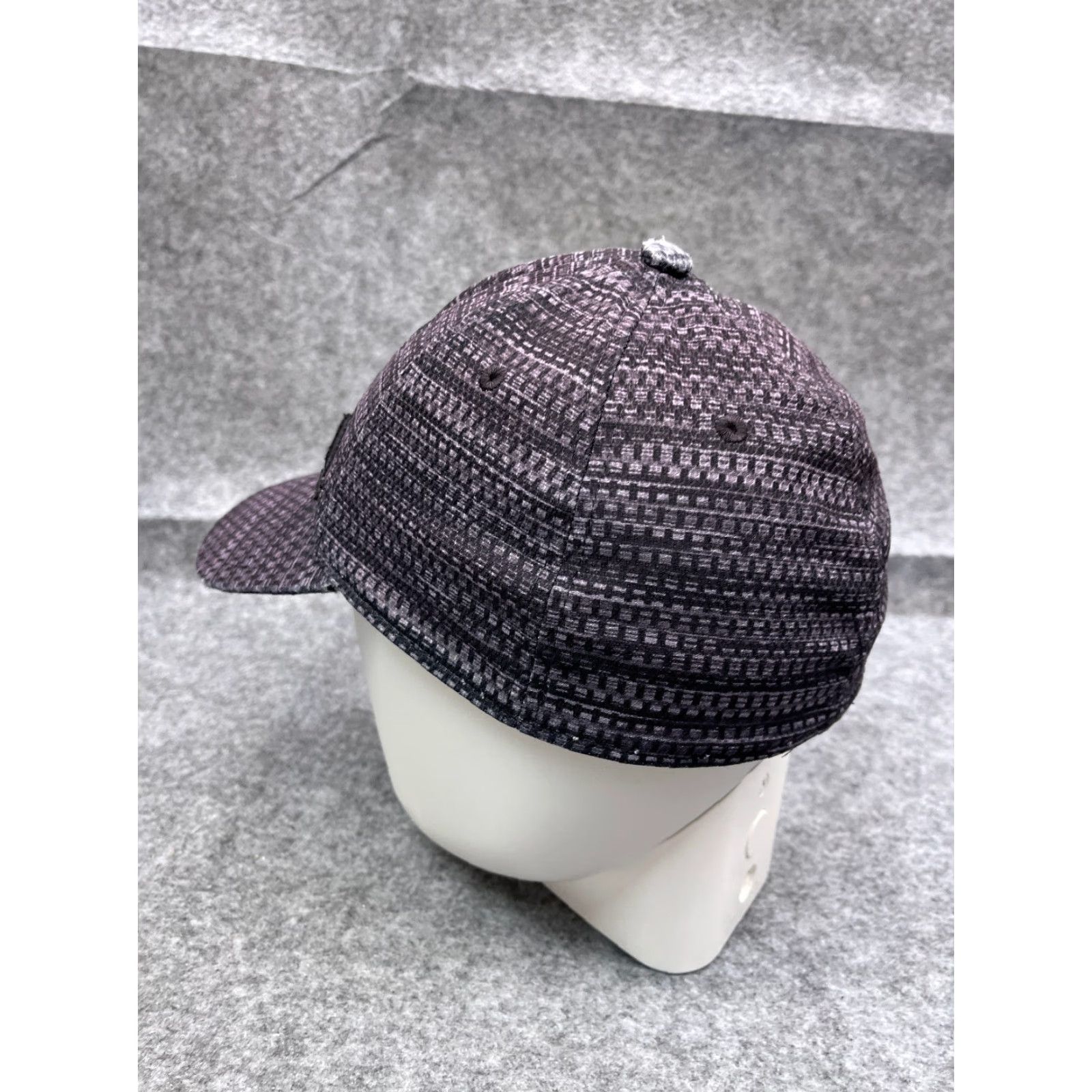 Adidas Adidas Hat Cap Fitted Adult Medium Purple Gray Stripe A-Flex Polyester Golf Hat/Cap Mens M Gray Stripe A-Flex Breathable Lightweight Golf Hat Size ONE SIZE - 5 Thumbnail