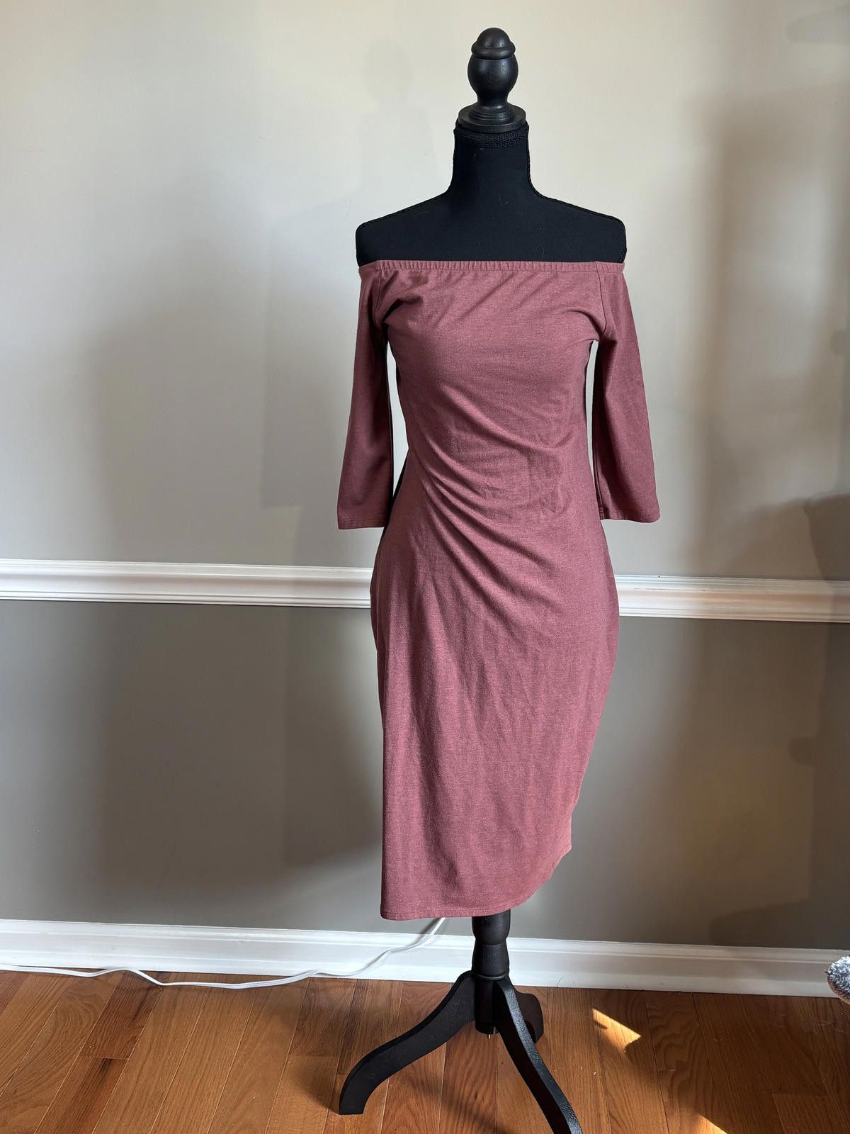 Lauren Conrad Lauren Conrad Maternity Off-Shoulder Midi Dress Medium Size M / US 6-8 / IT 42-44 - 1 Thumbnail