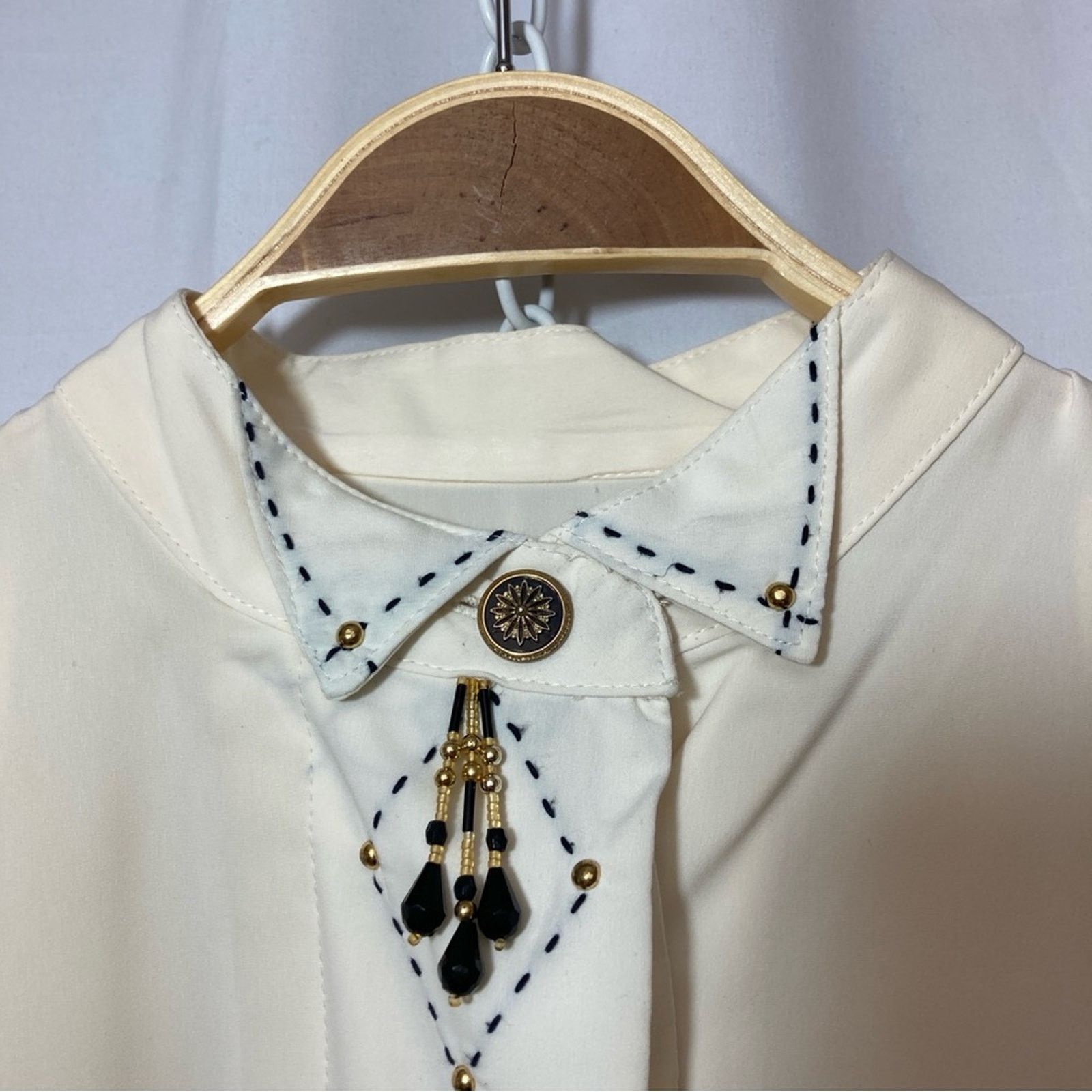 Other Vintage Cream Lightweight Silk Discreet Button Blouse Top Size M / US 6-8 / IT 42-44 - 2 Thumbnail