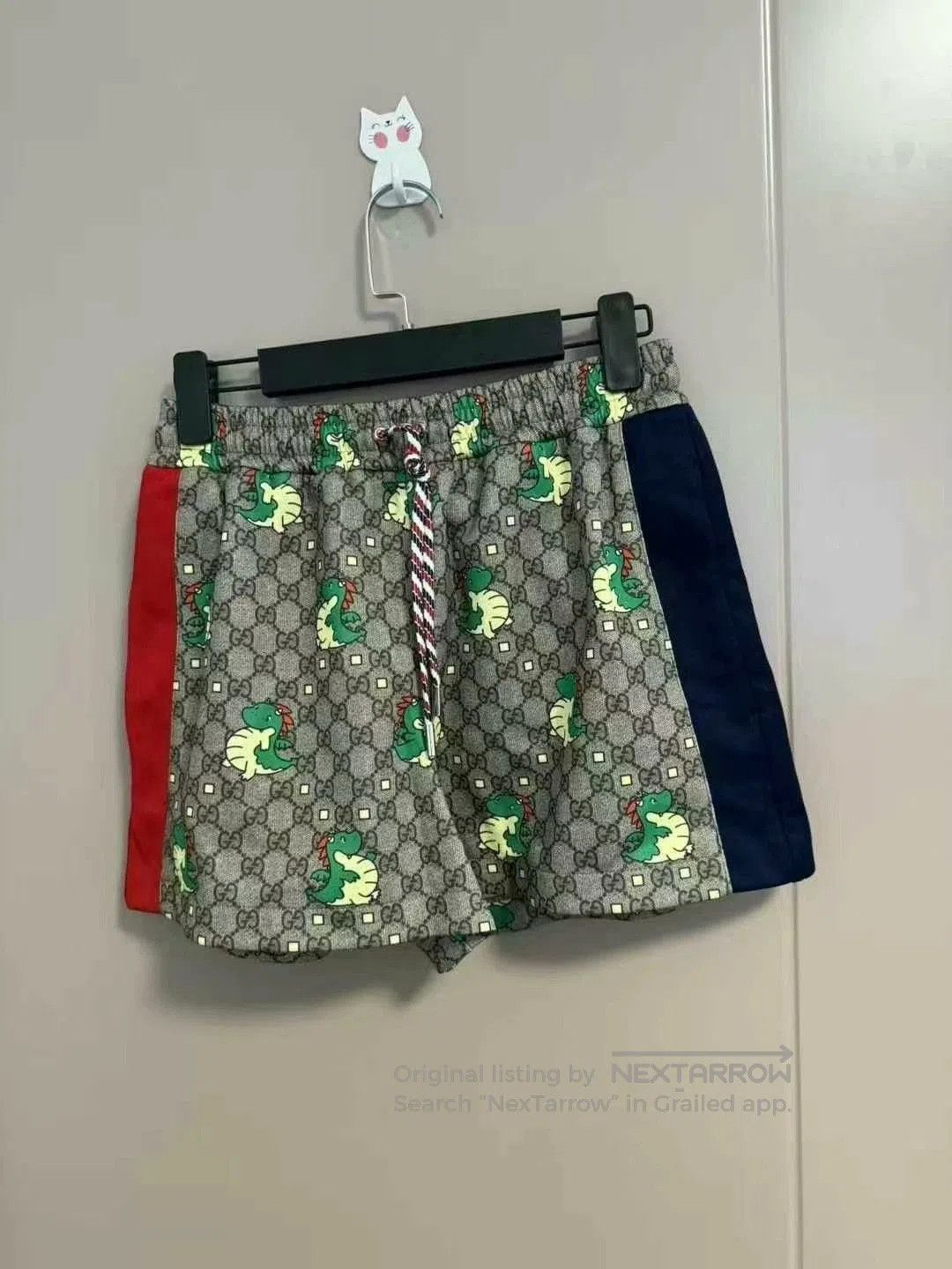 Gucci gucci classic cartoon logo shorts for men. Size US 26 / EU 42 - 1 Thumbnail